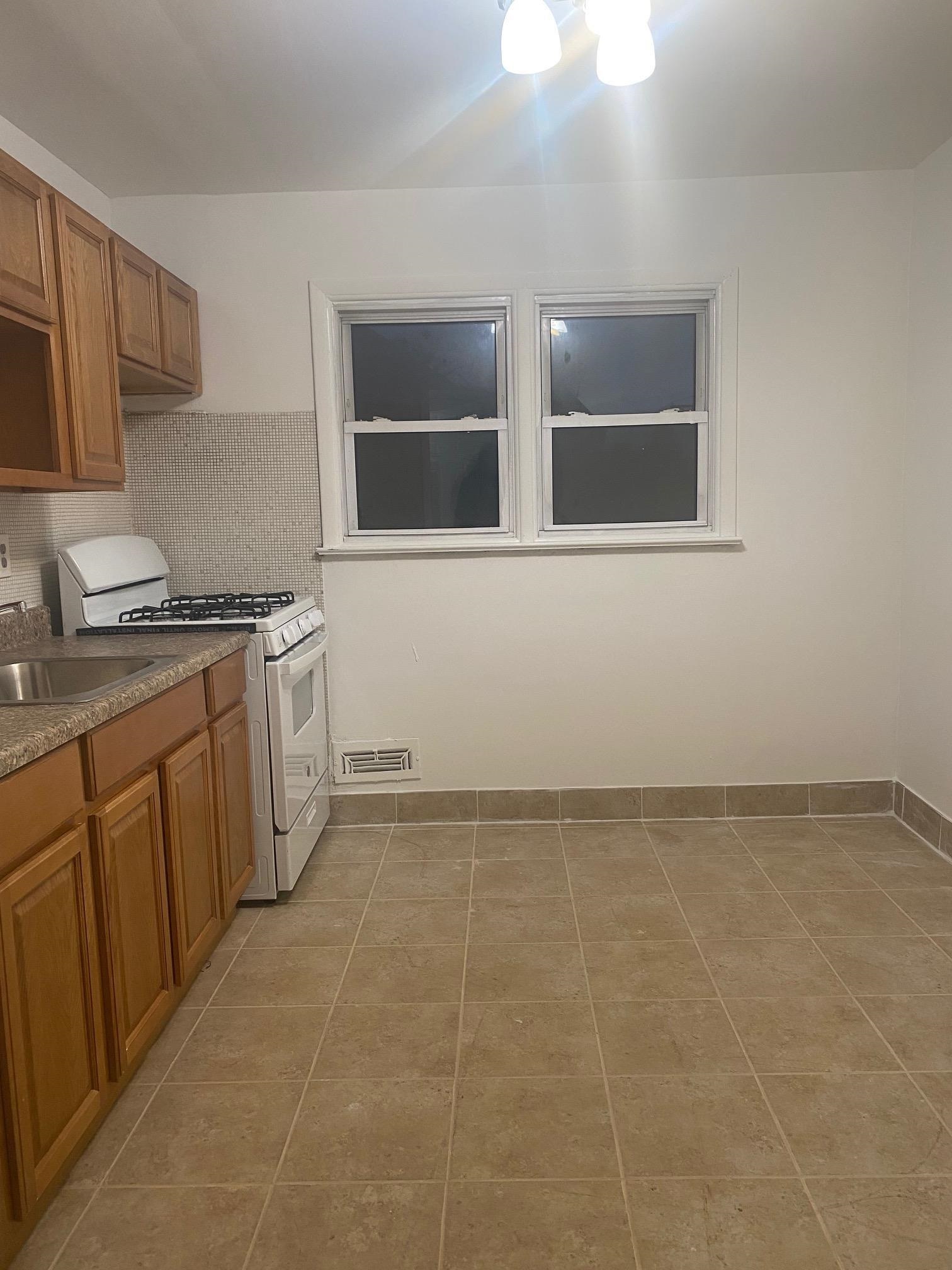76 WEST 2ND ST Unit: 2