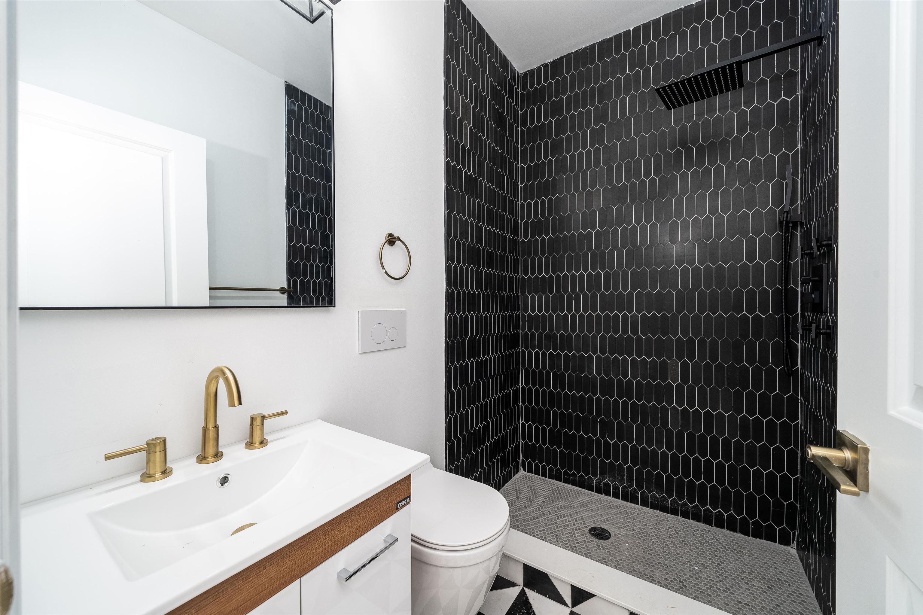 270 DUNCAN AVE Unit: 2