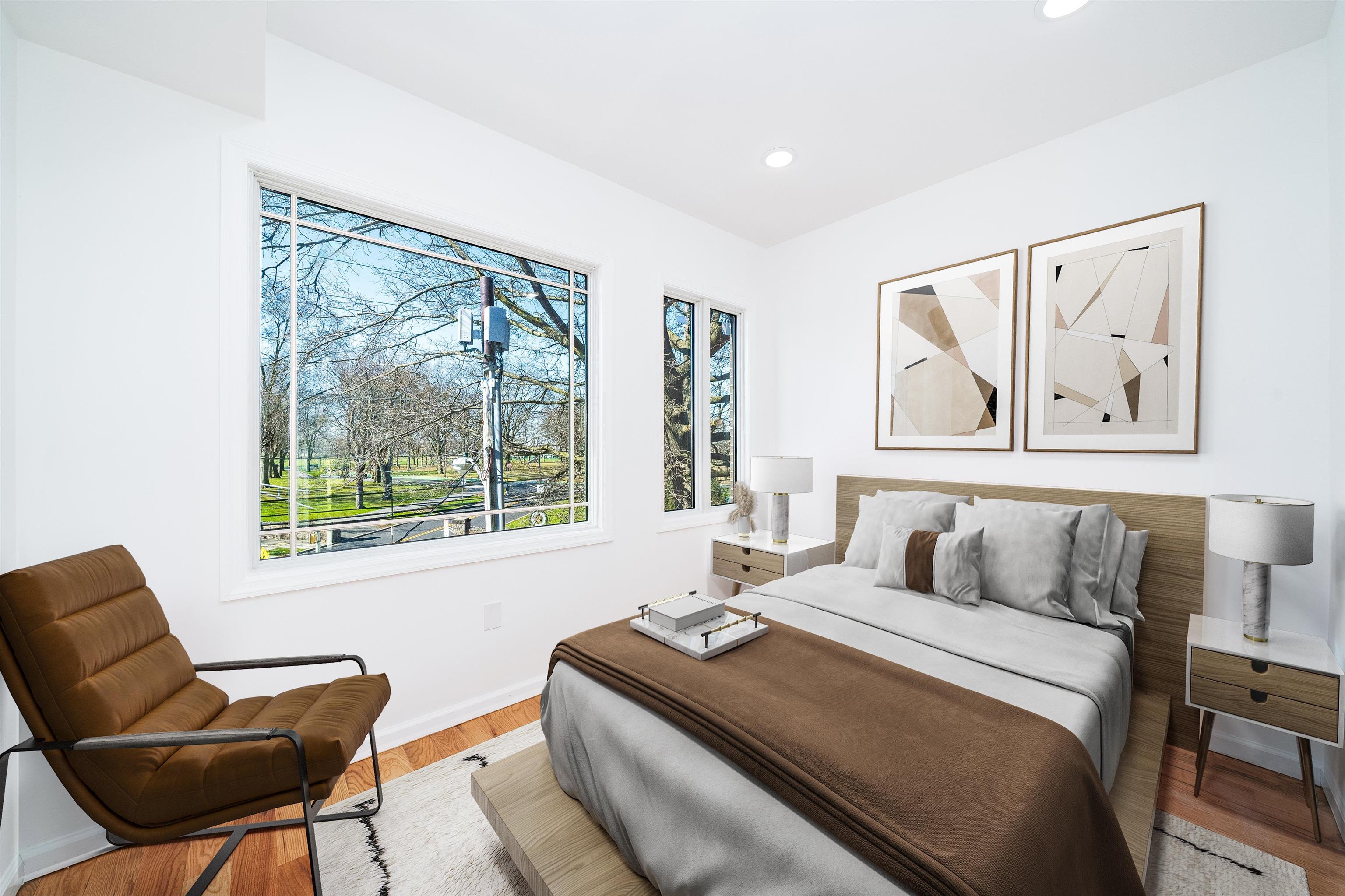 270 DUNCAN AVE Unit: 2