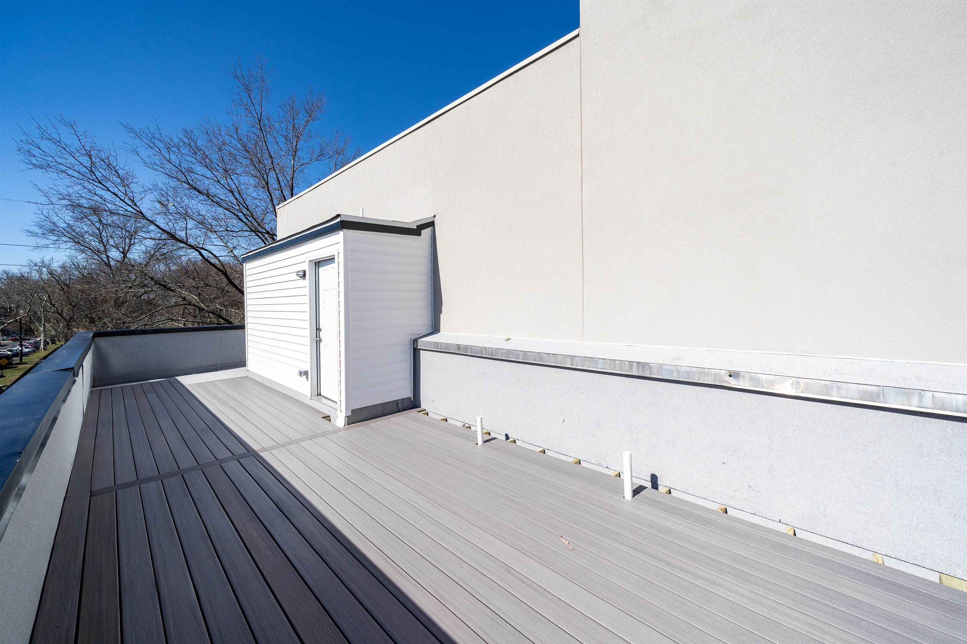 270 DUNCAN AVE Unit: 2