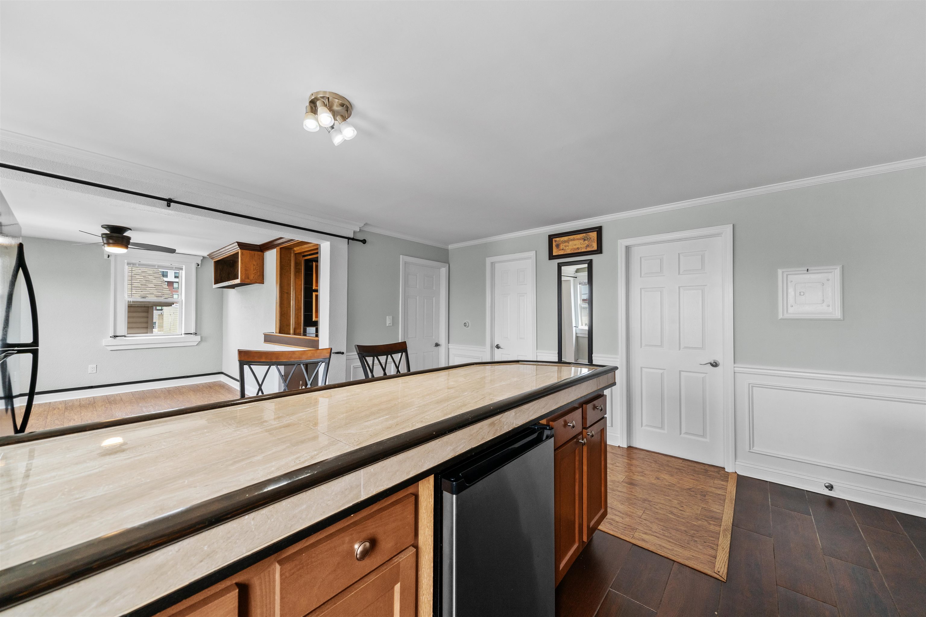 77 EAST 22ND ST Unit: 3