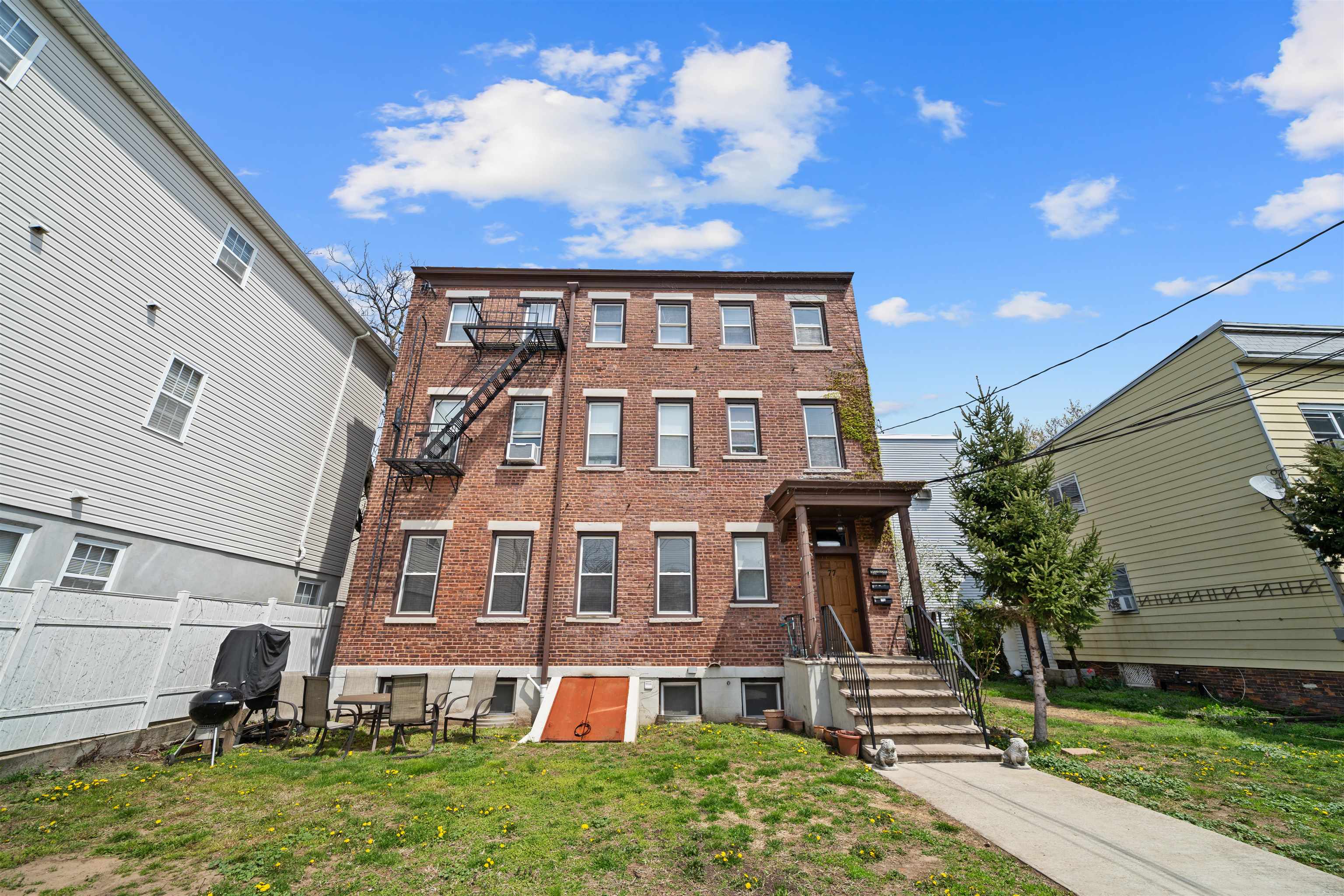 77 EAST 22ND ST Unit: 3