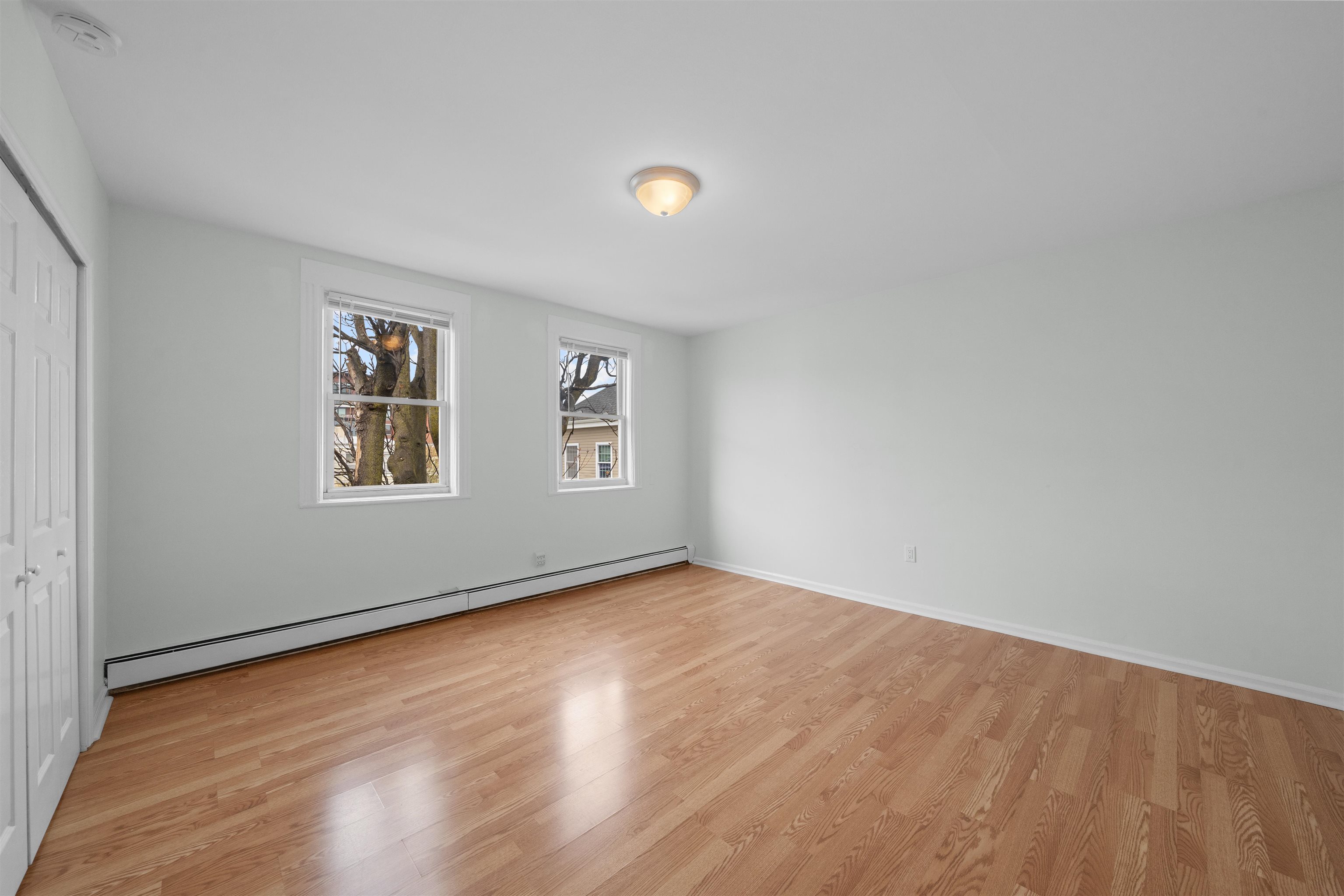 77 EAST 22ND ST Unit: 3