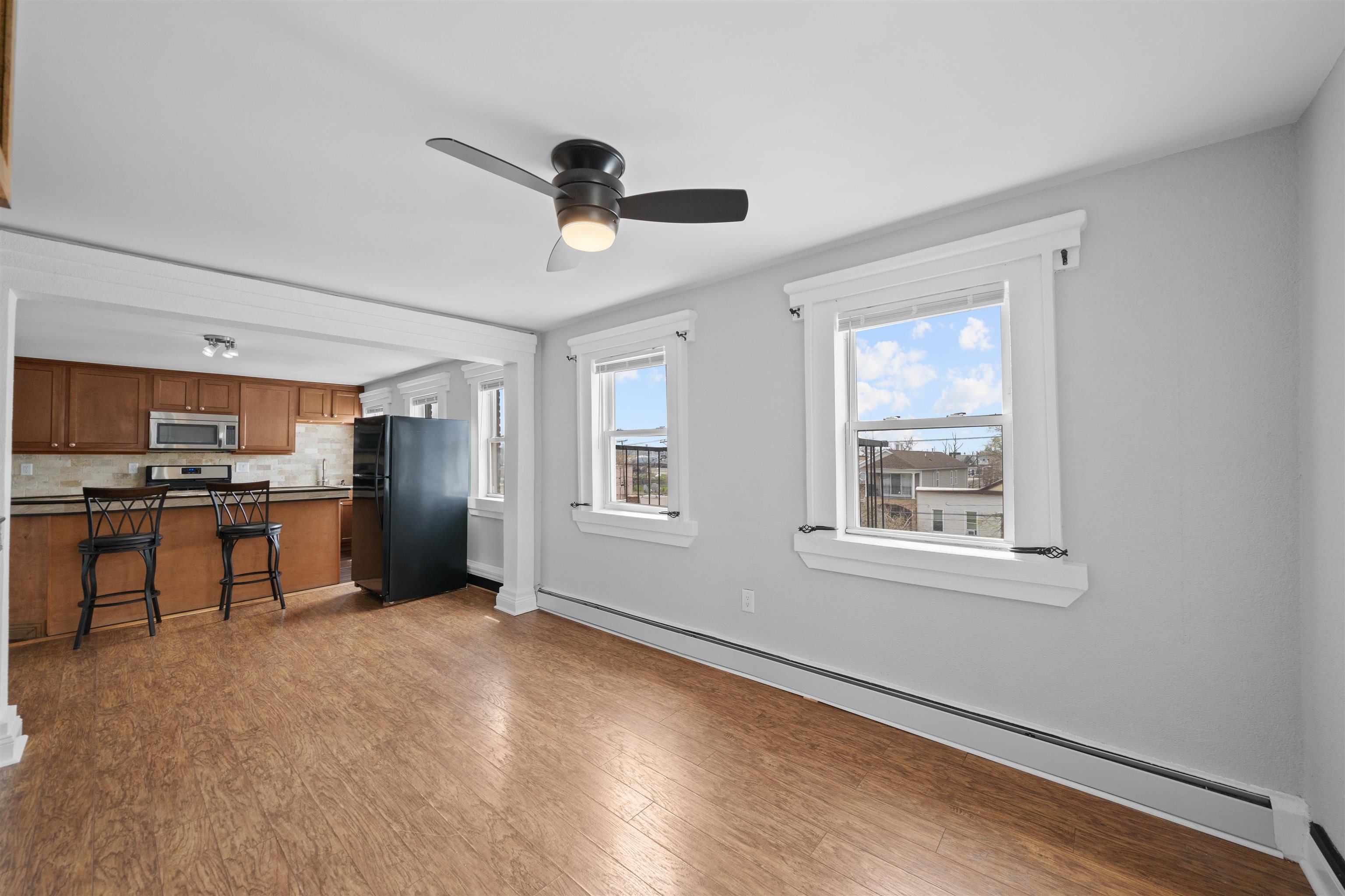 77 EAST 22ND ST Unit: 3