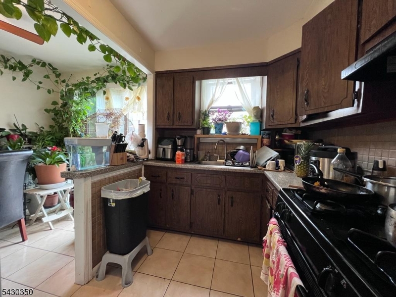 301 W Elm St
