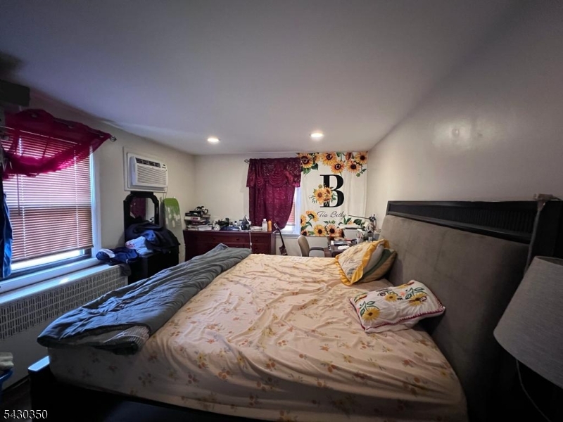 301 W Elm St