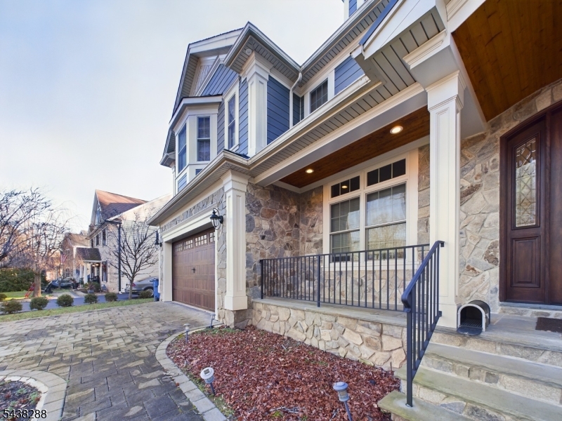 301 Garrett Rd