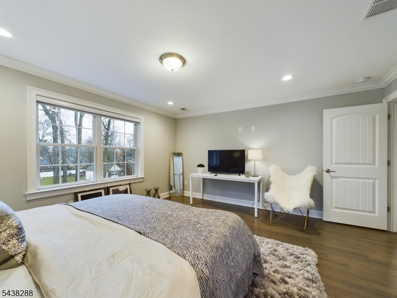 301 Garrett Rd