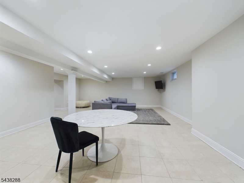 301 Garrett Rd