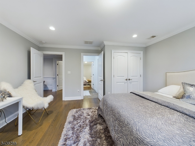 301 Garrett Rd