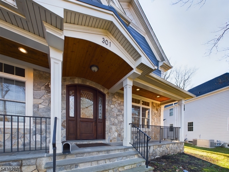 301 Garrett Rd