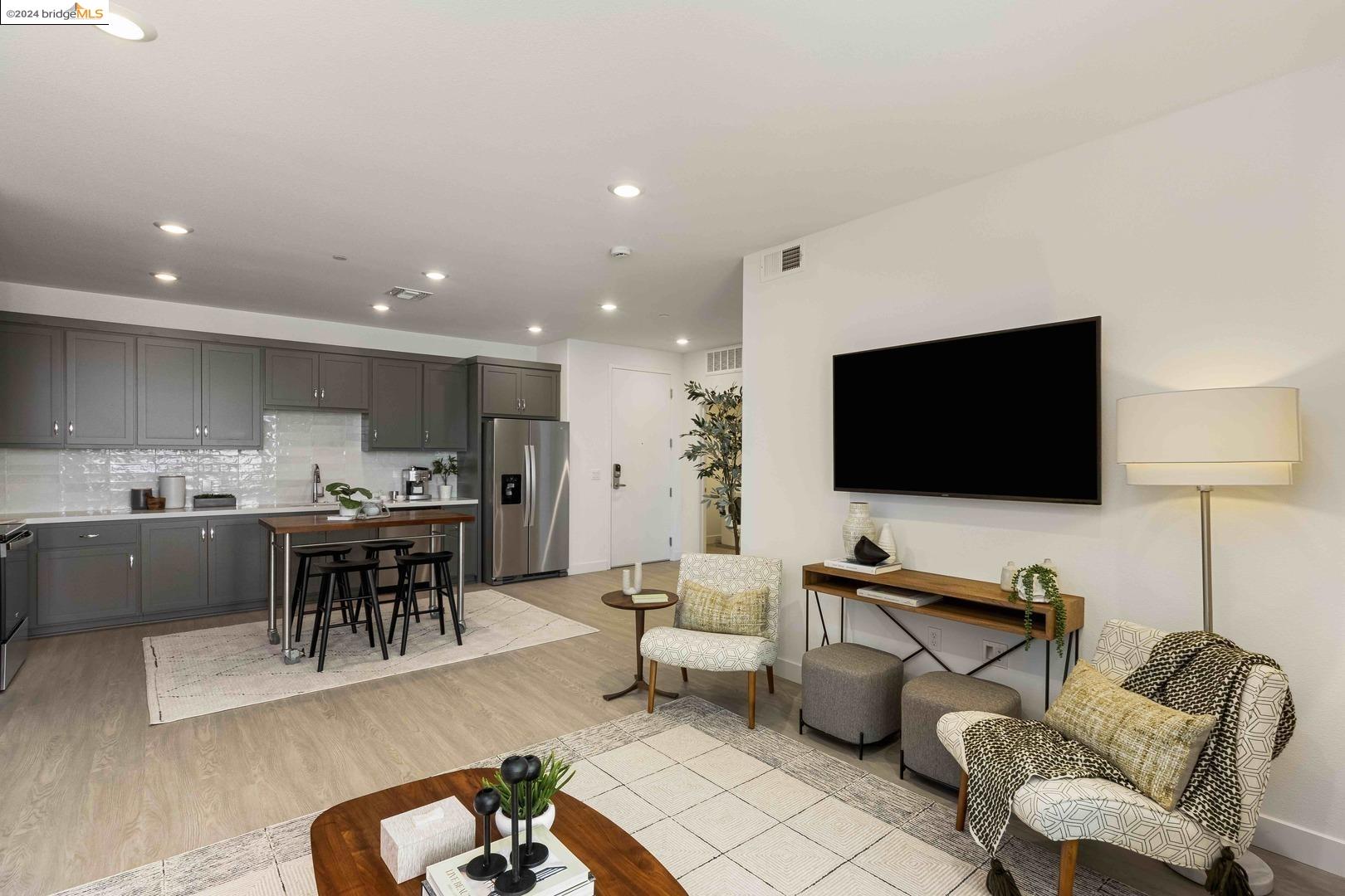 501 Somi CT # 407, Hayward Unit: 407