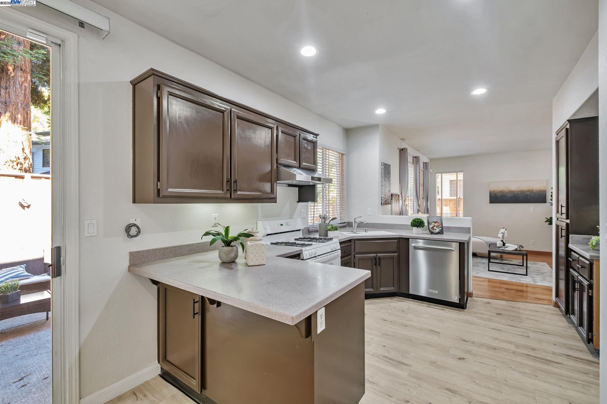 3840 Springfield Cmn