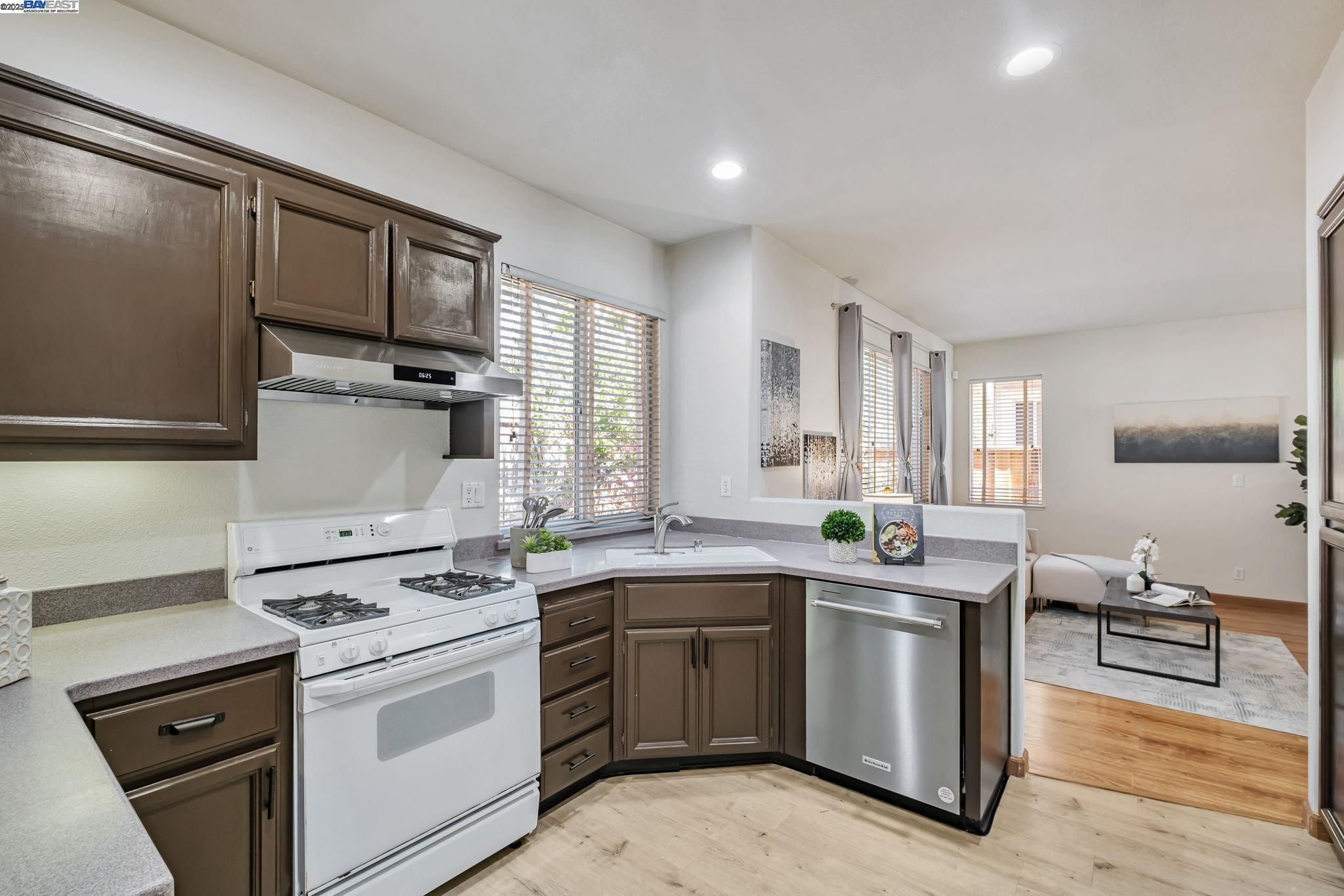 3840 Springfield Cmn