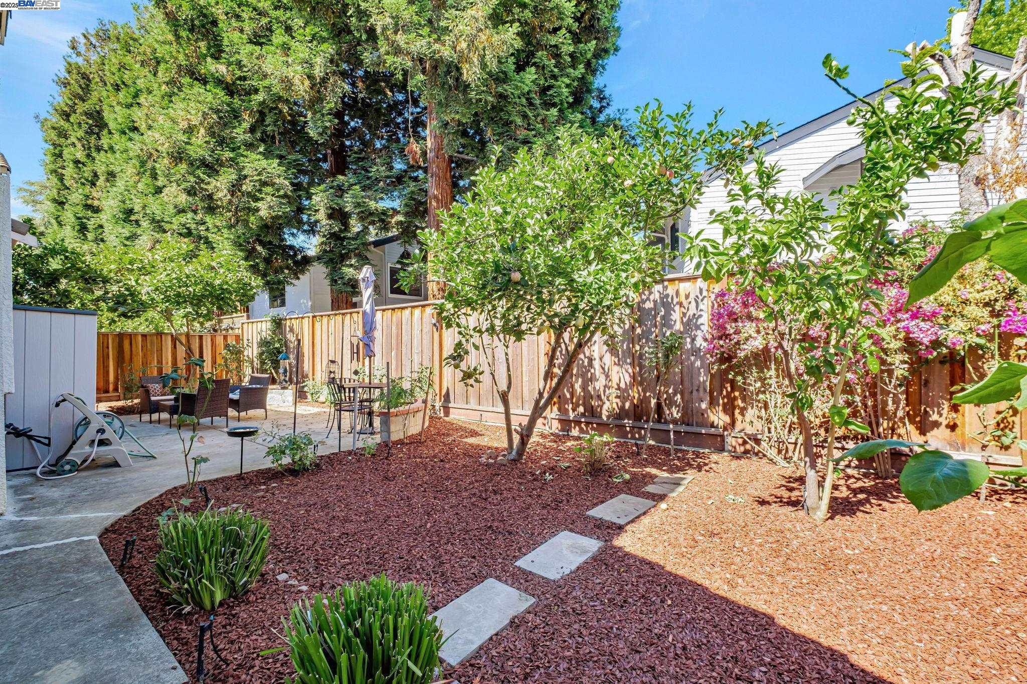 3840 Springfield Cmn