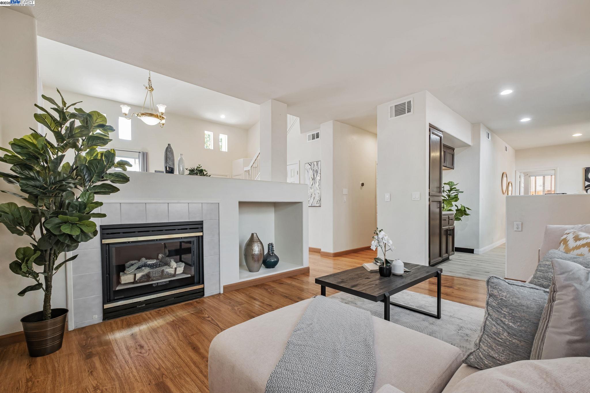 3840 Springfield Cmn