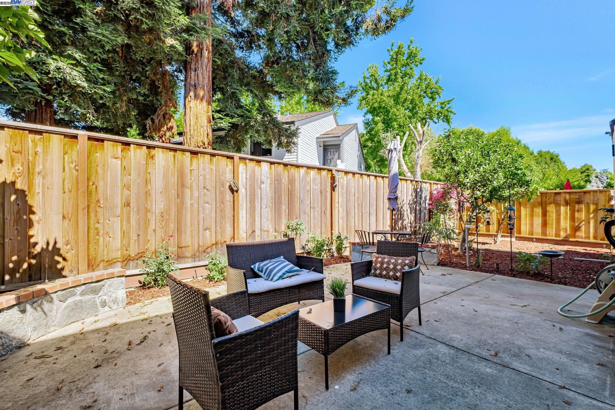 3840 Springfield Cmn