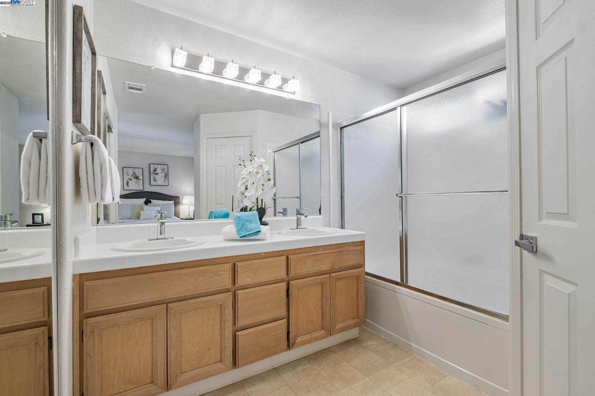 3840 Springfield Cmn