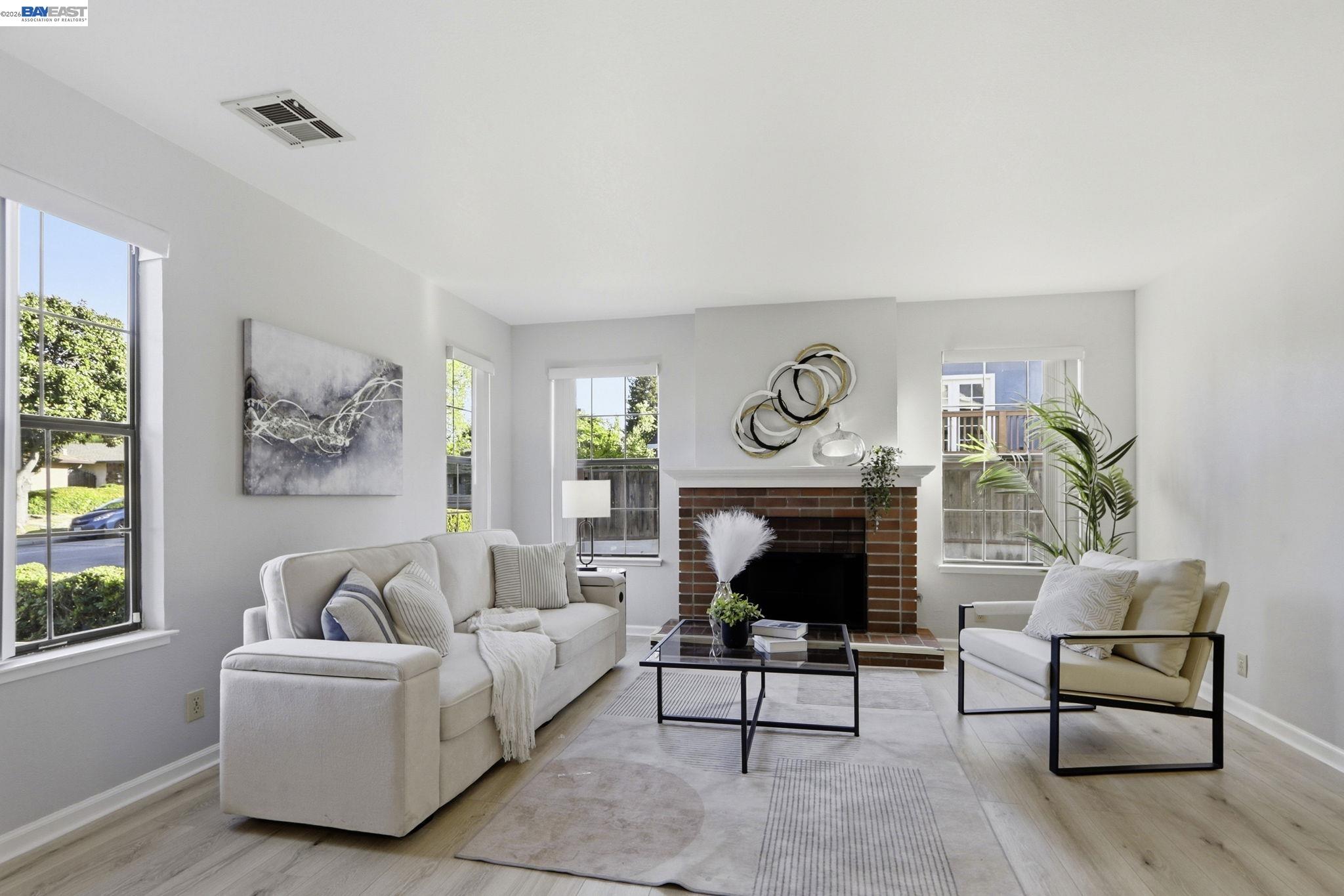 377 S Bernardo Ave