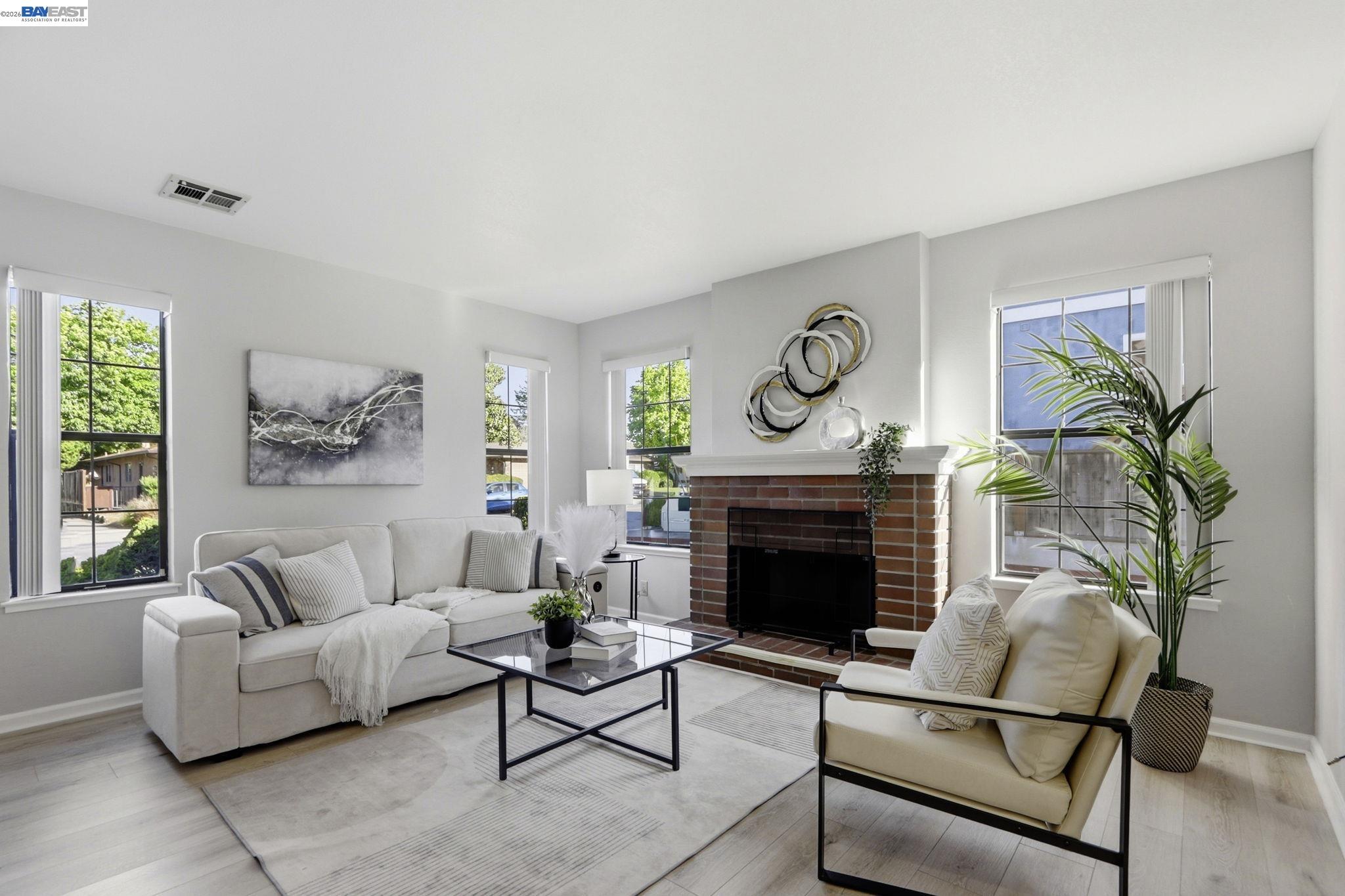 377 S Bernardo Ave