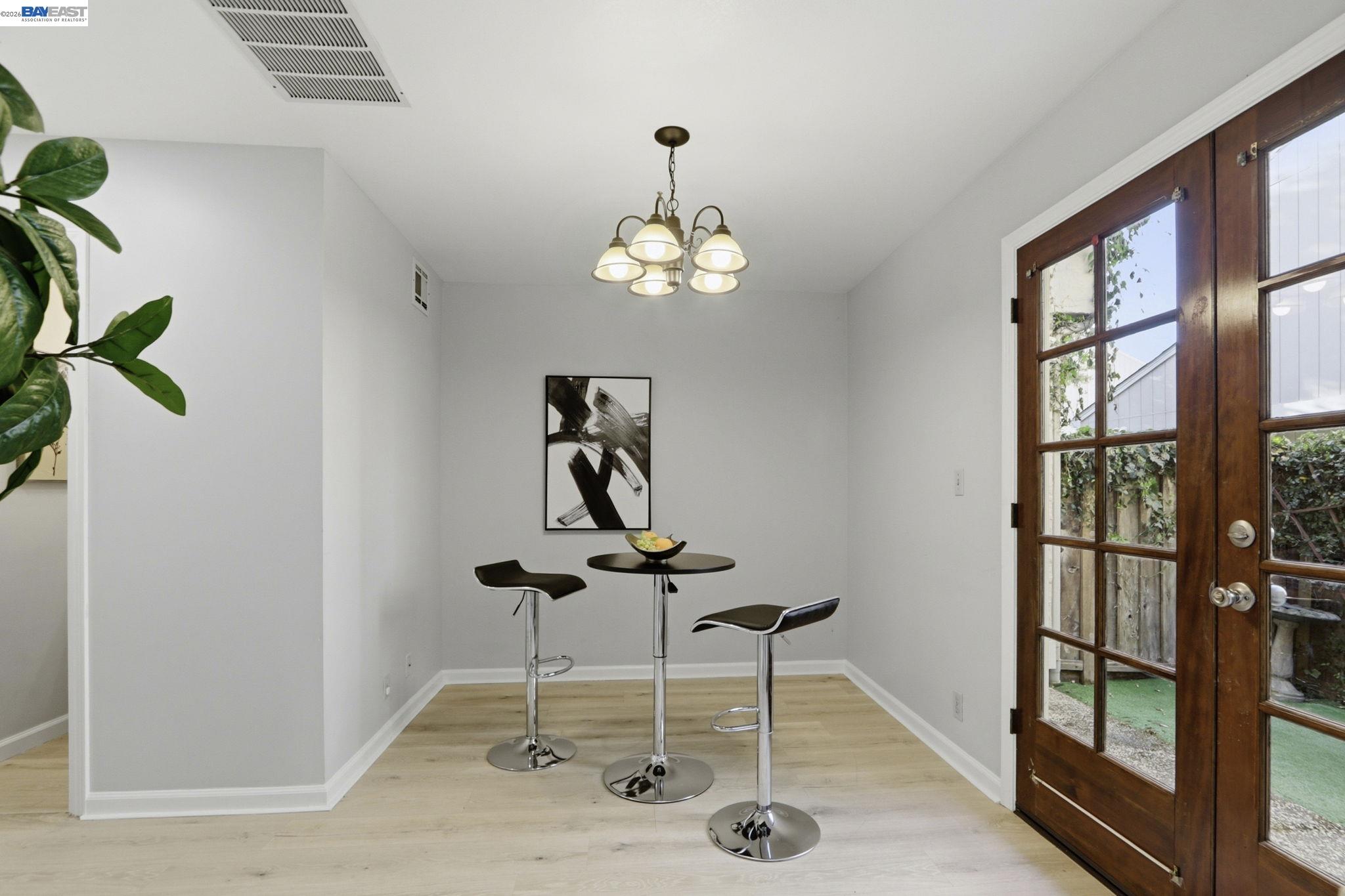 377 S Bernardo Ave