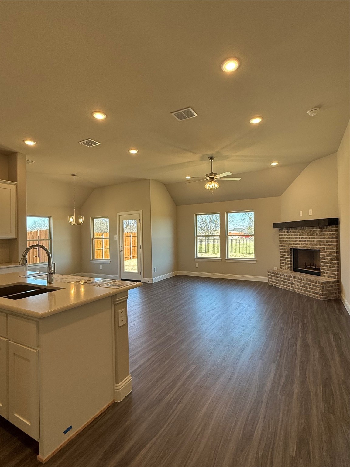 9948 County Road 1001