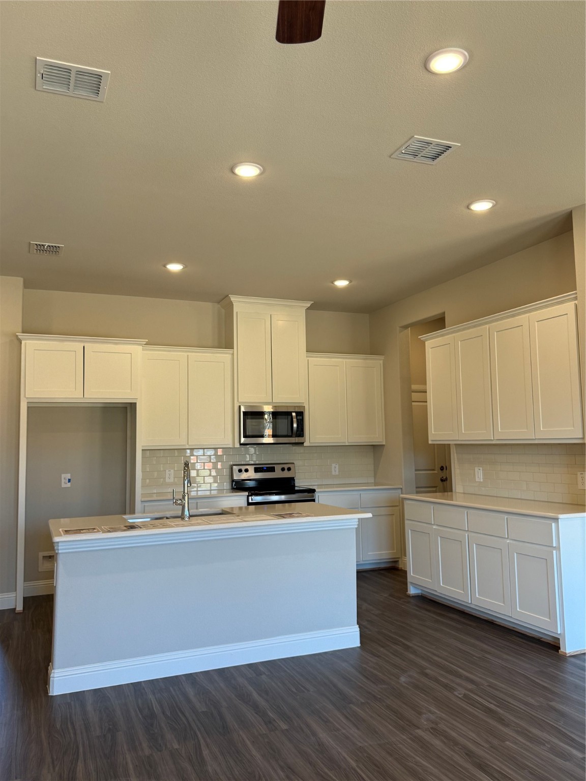 9948 County Road 1001