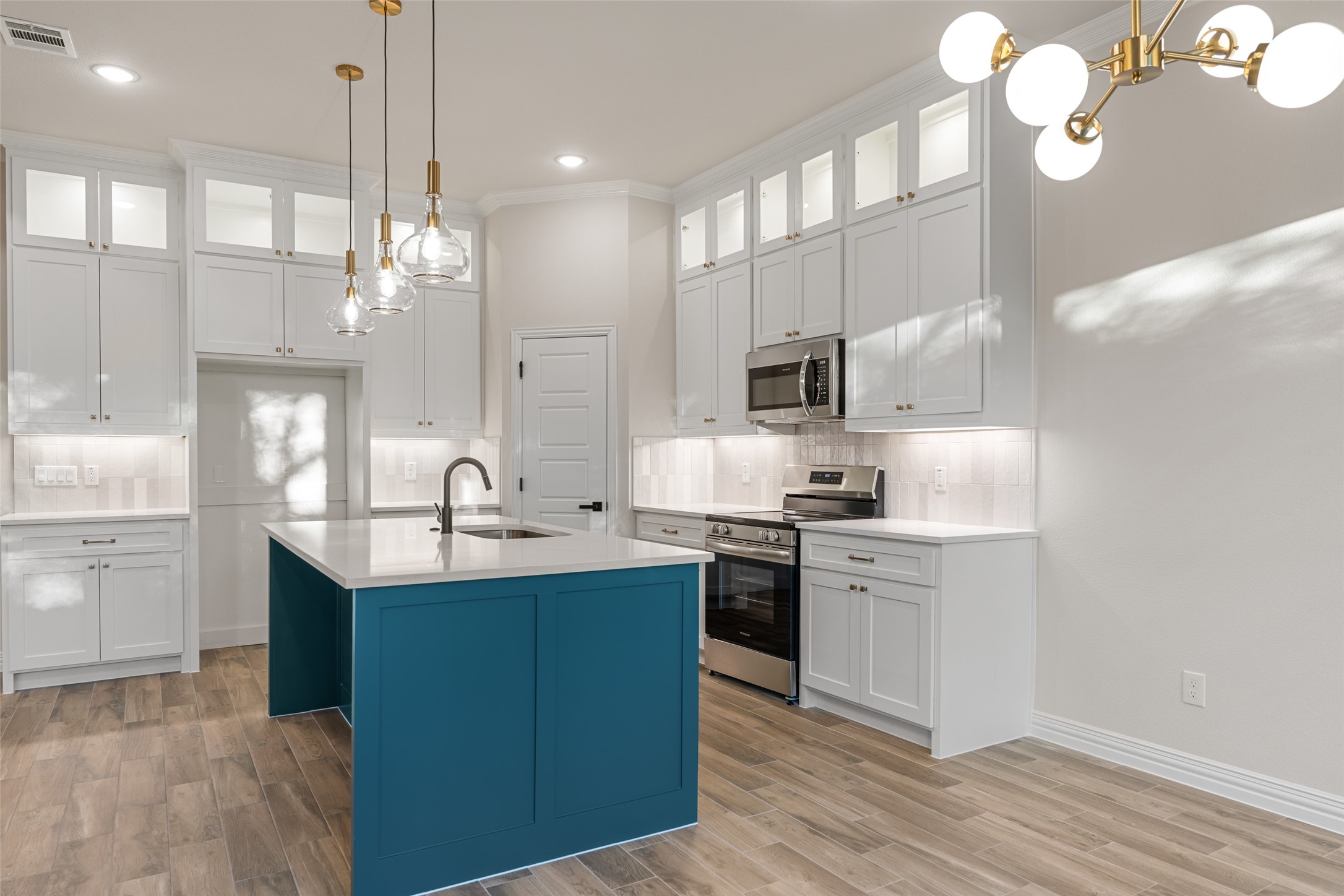 5606 San Jacinto Drive