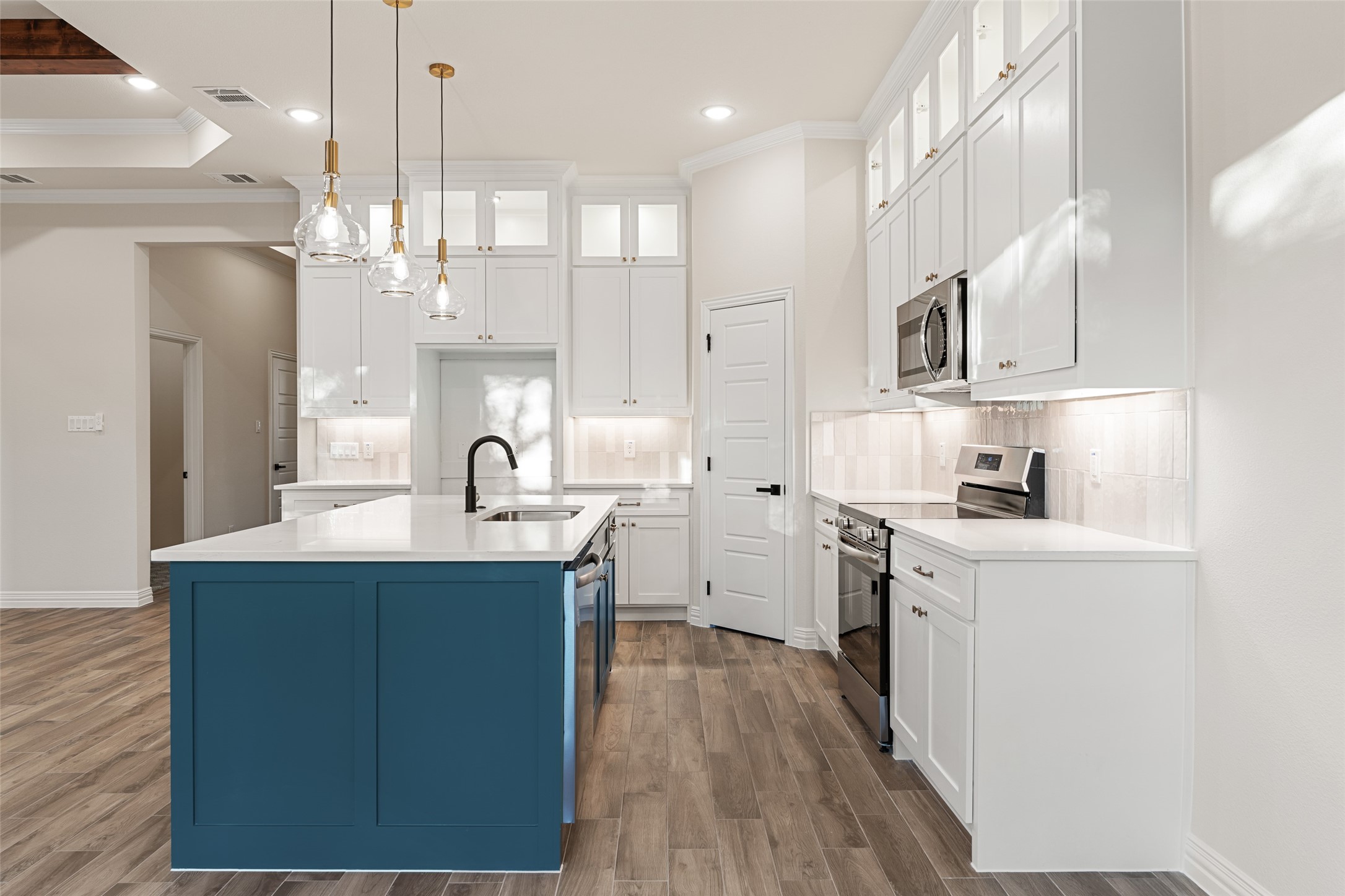 5606 San Jacinto Drive