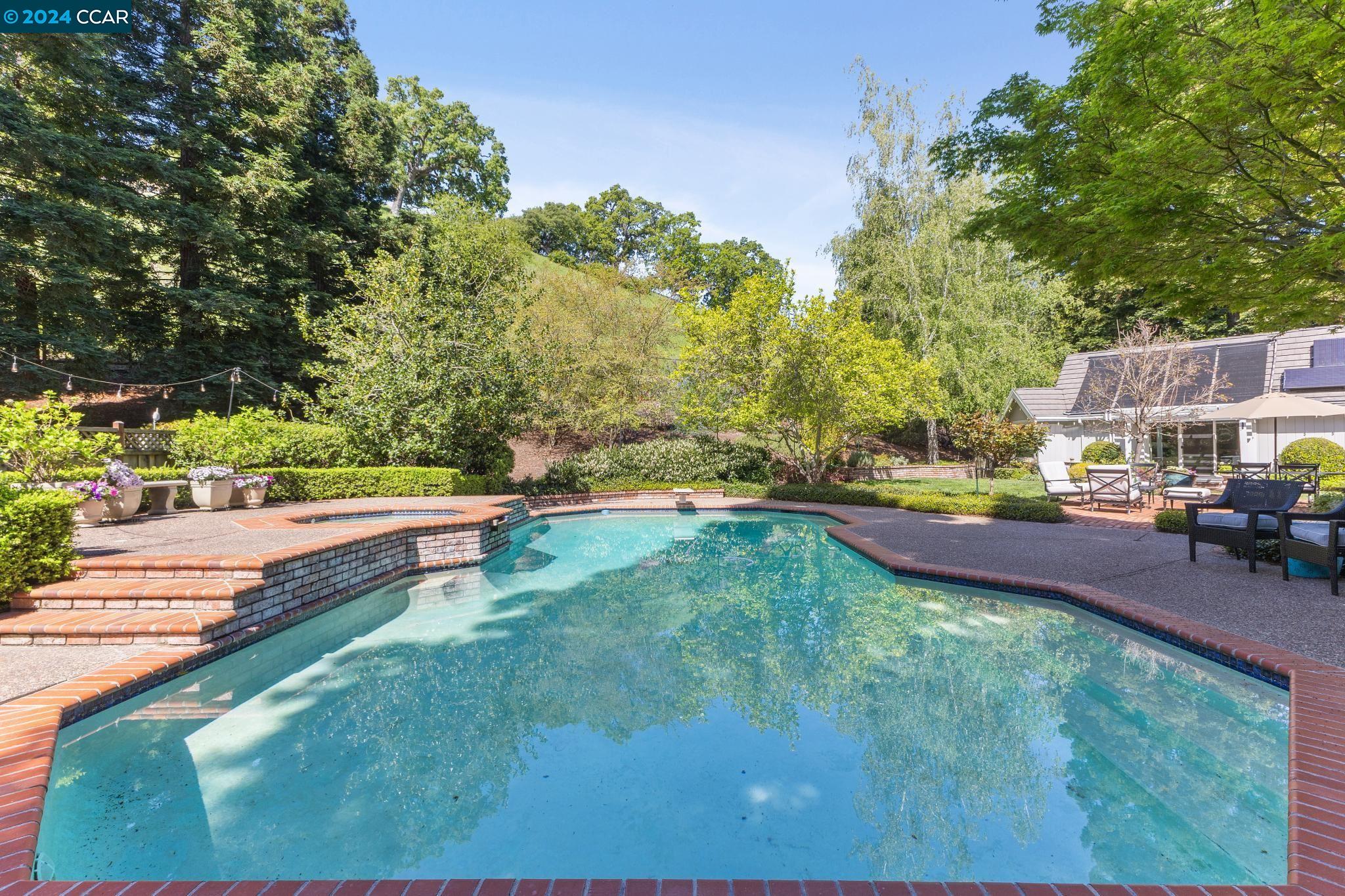 406 Red Wing Dr