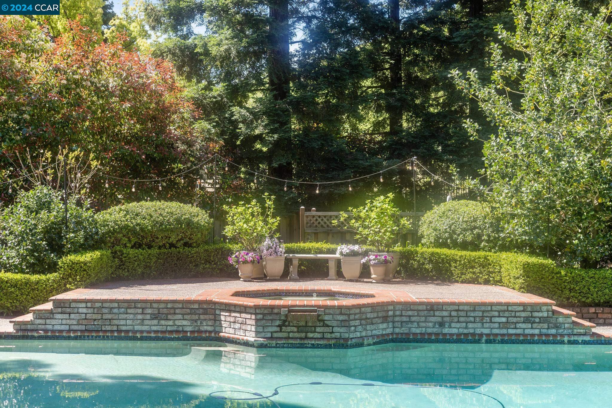 406 Red Wing Dr