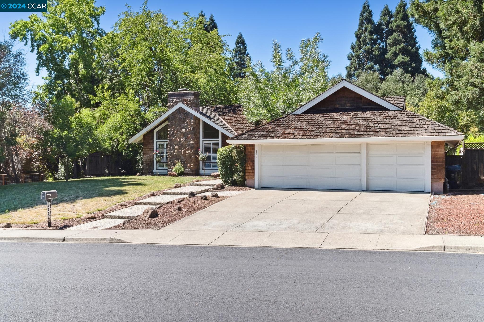 1409 Emmons Canyon Dr