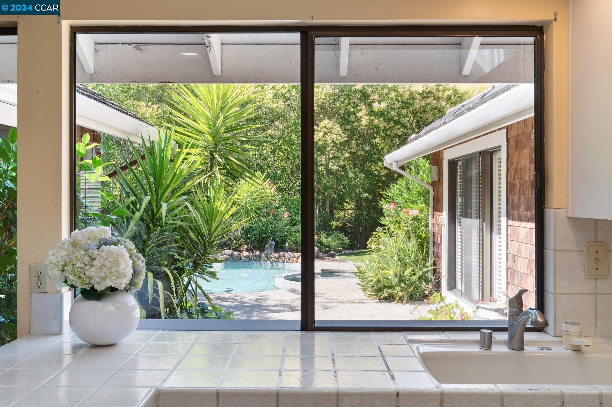 1409 Emmons Canyon Dr