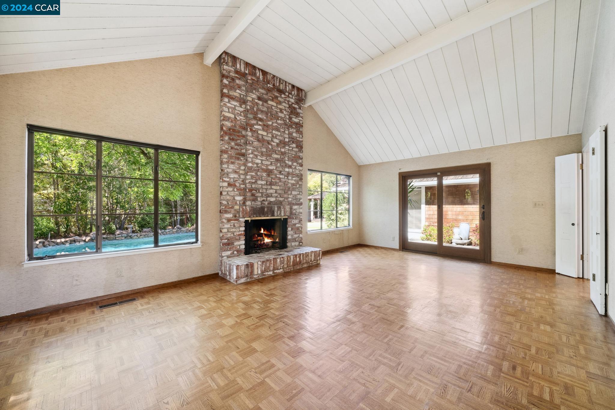 1409 Emmons Canyon Dr