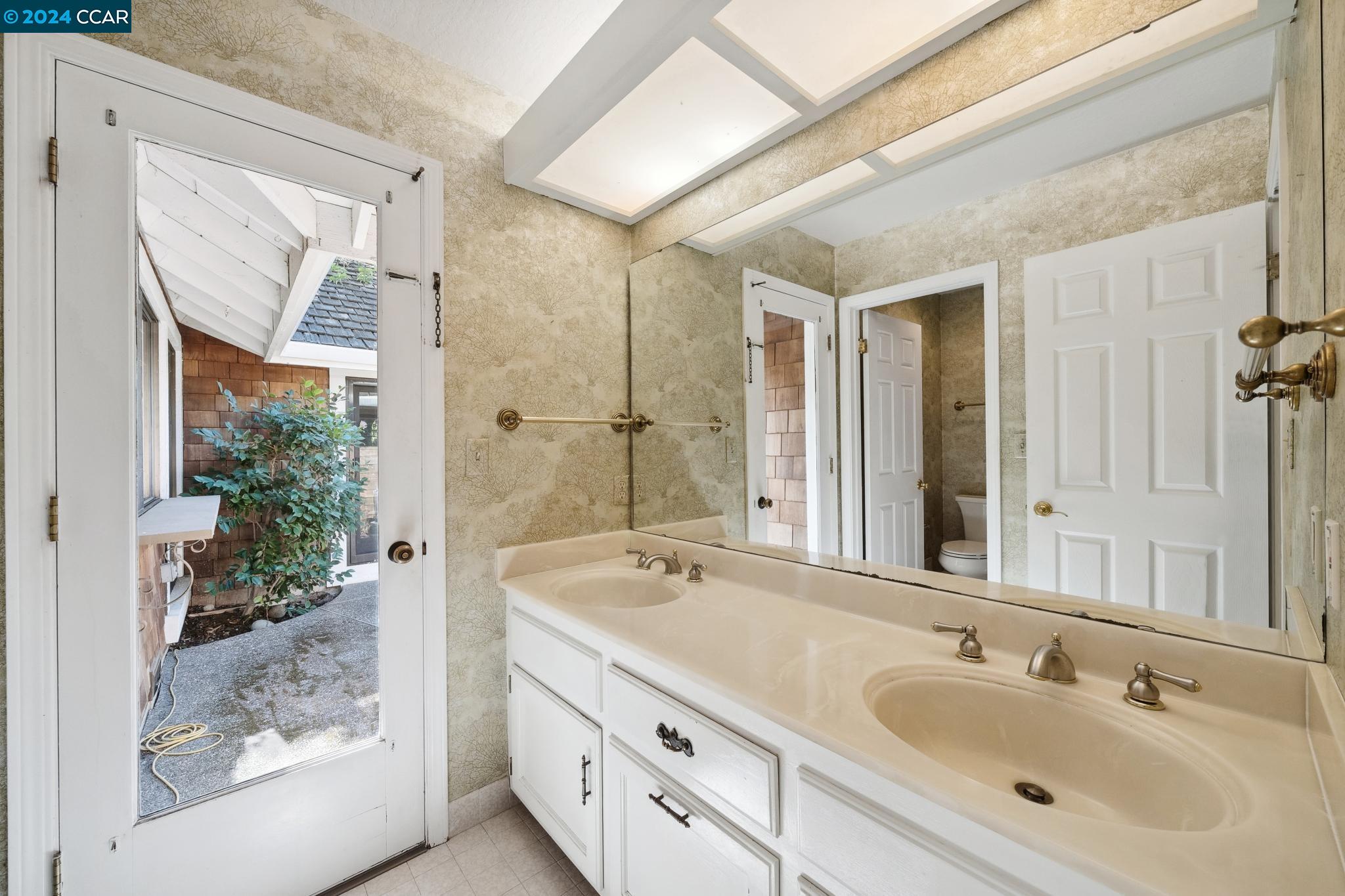 1409 Emmons Canyon Dr