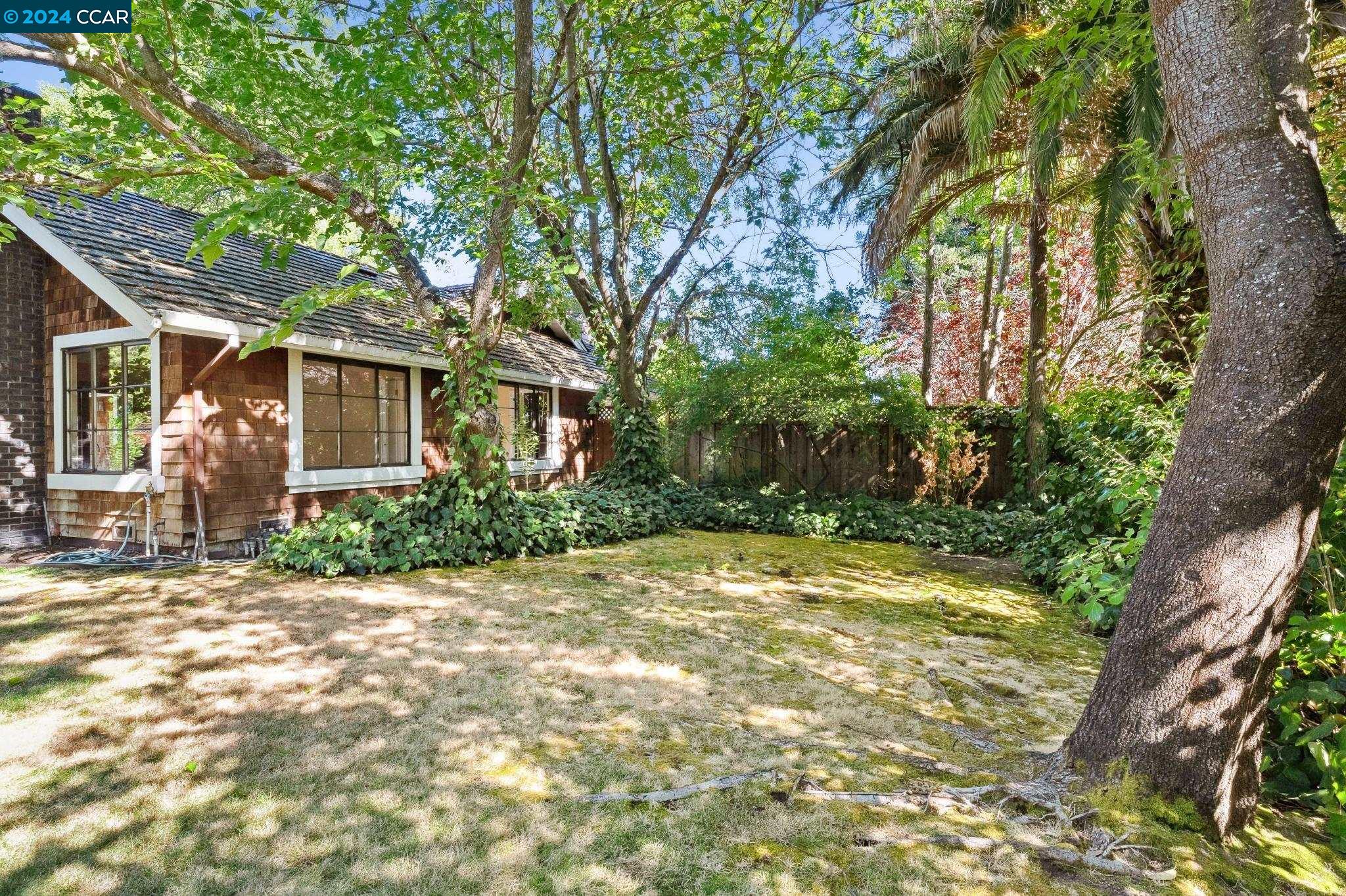 1409 Emmons Canyon Dr