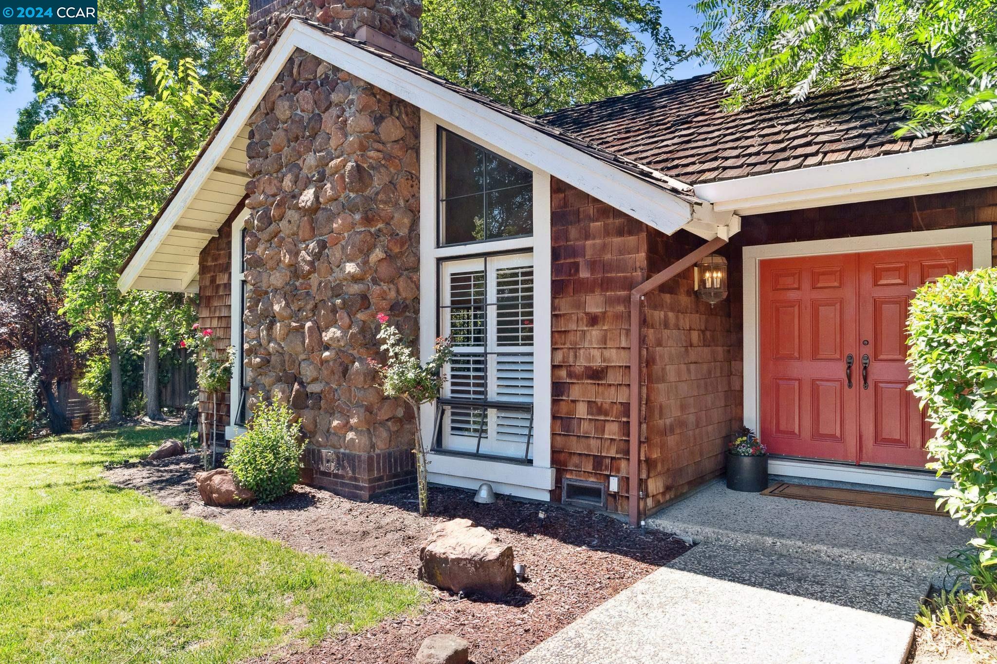 1409 Emmons Canyon Dr