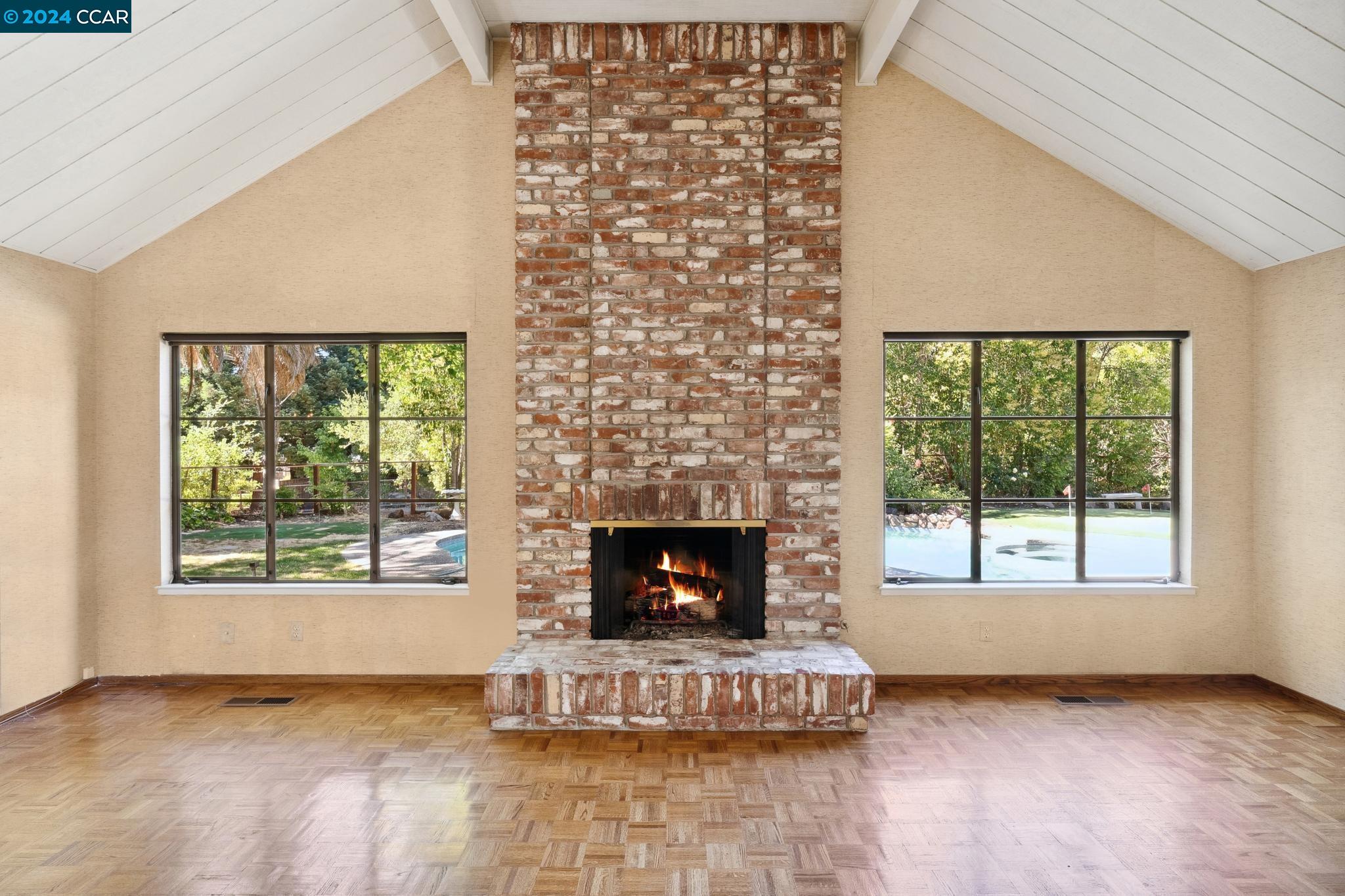 1409 Emmons Canyon Dr