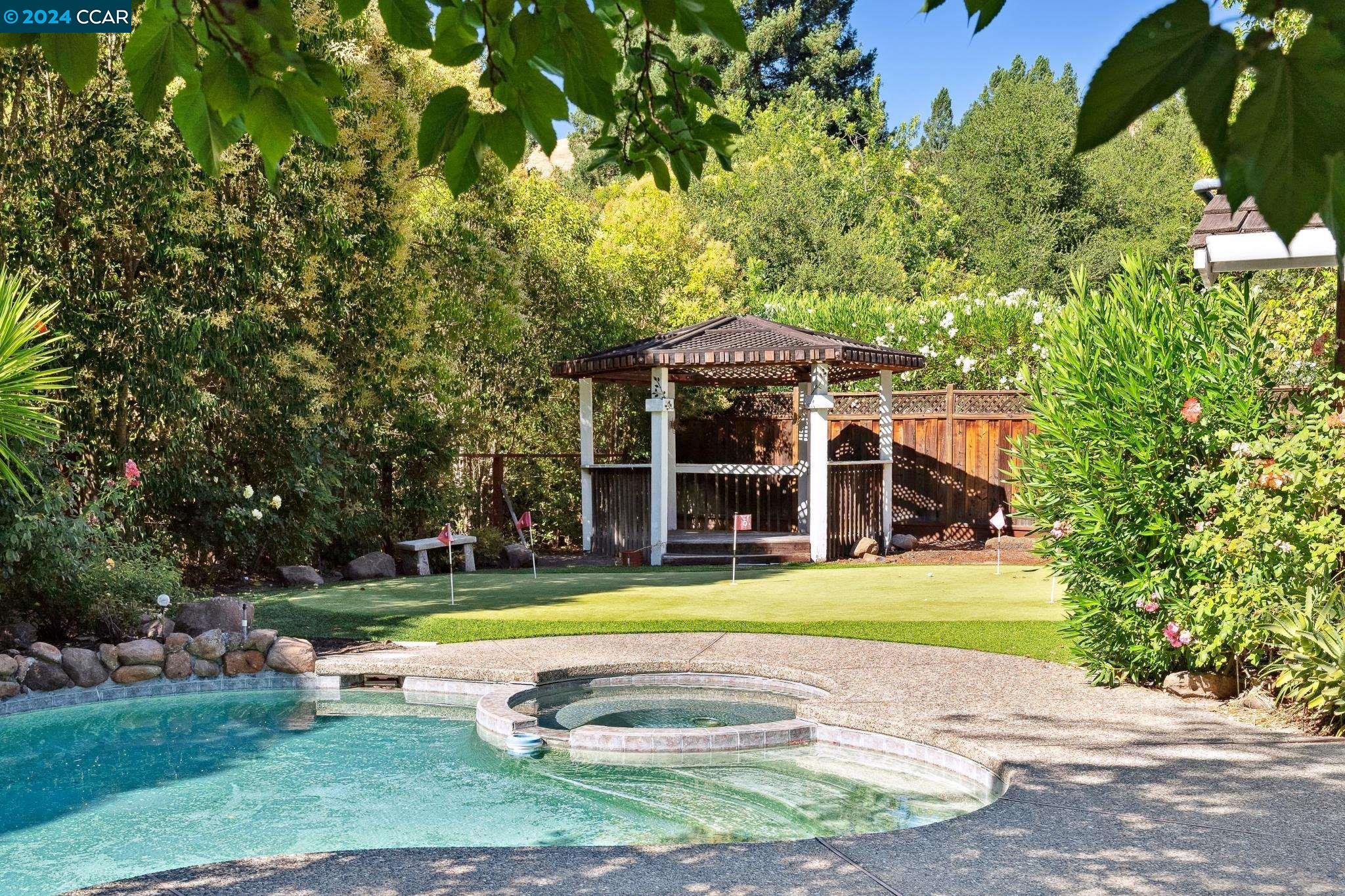 1409 Emmons Canyon Dr