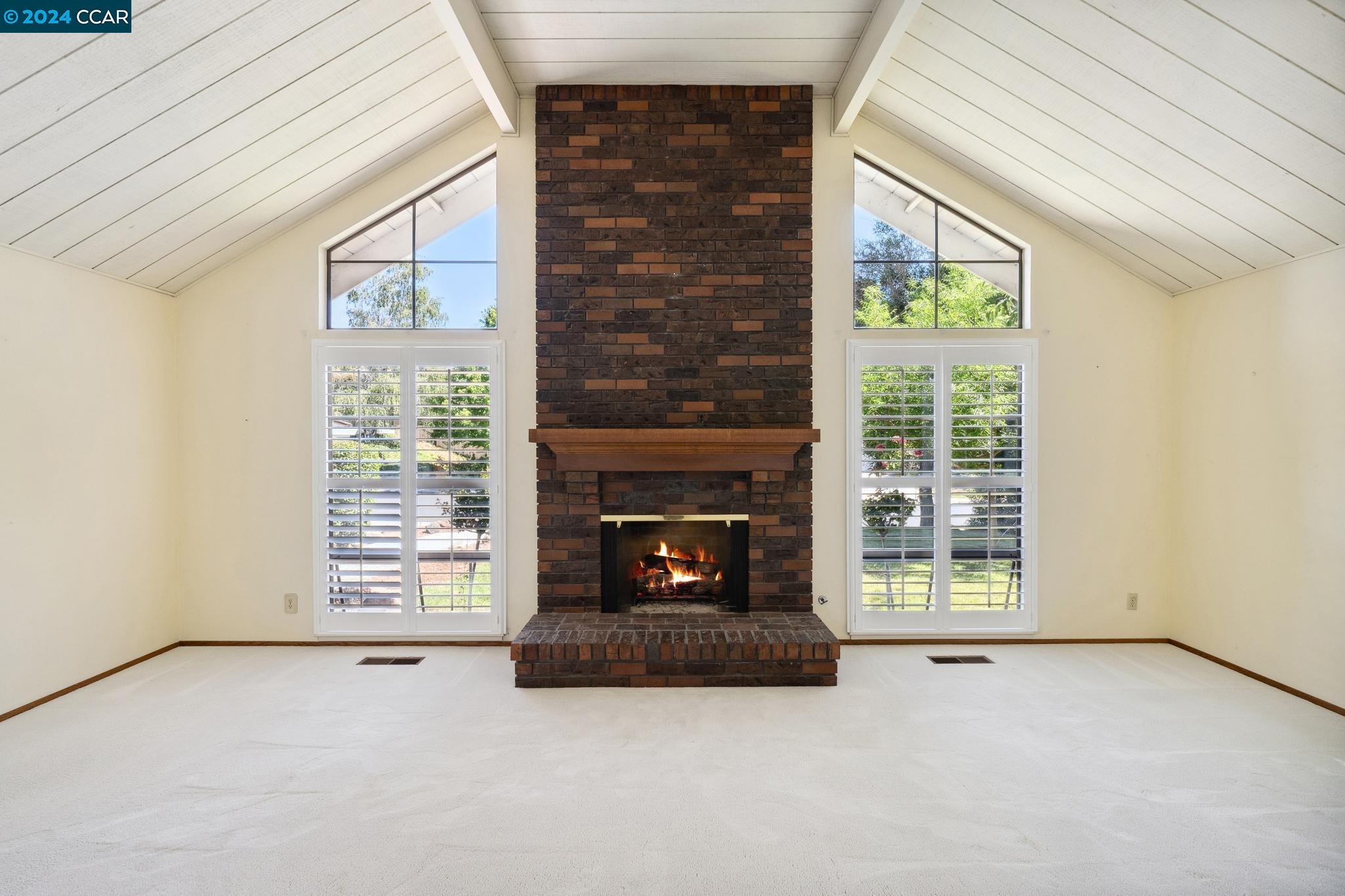 1409 Emmons Canyon Dr