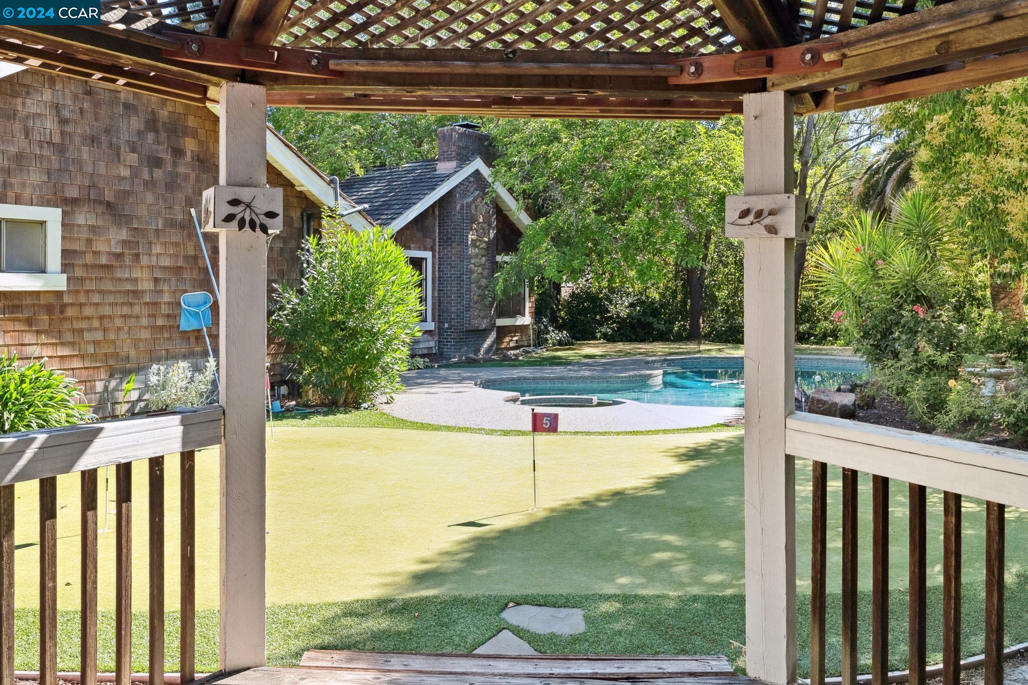 1409 Emmons Canyon Dr