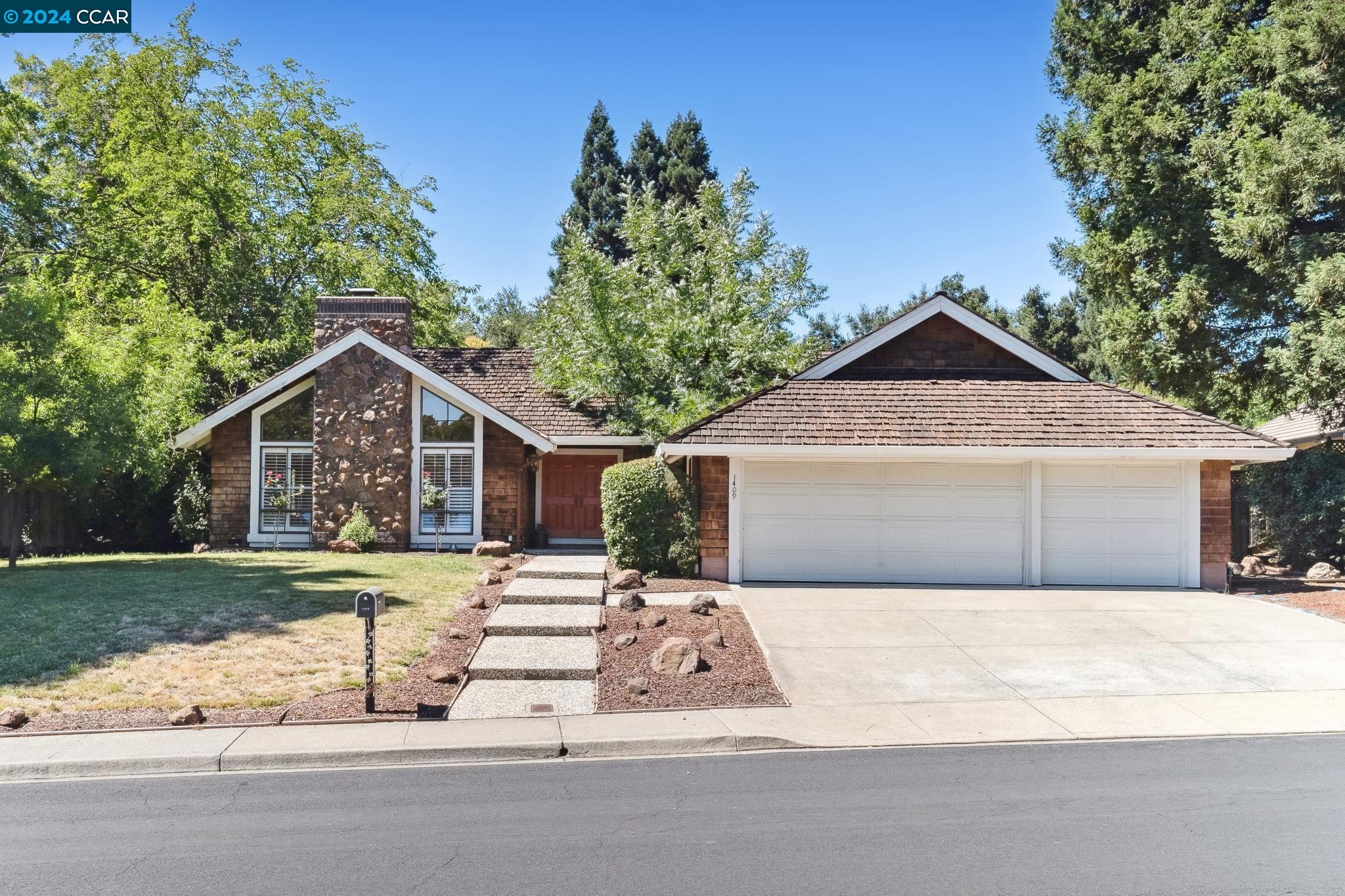 1409 Emmons Canyon Dr