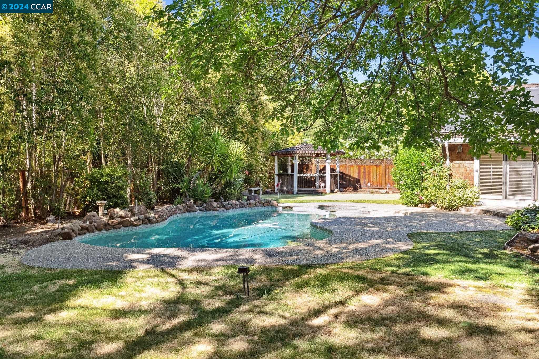 1409 Emmons Canyon Dr