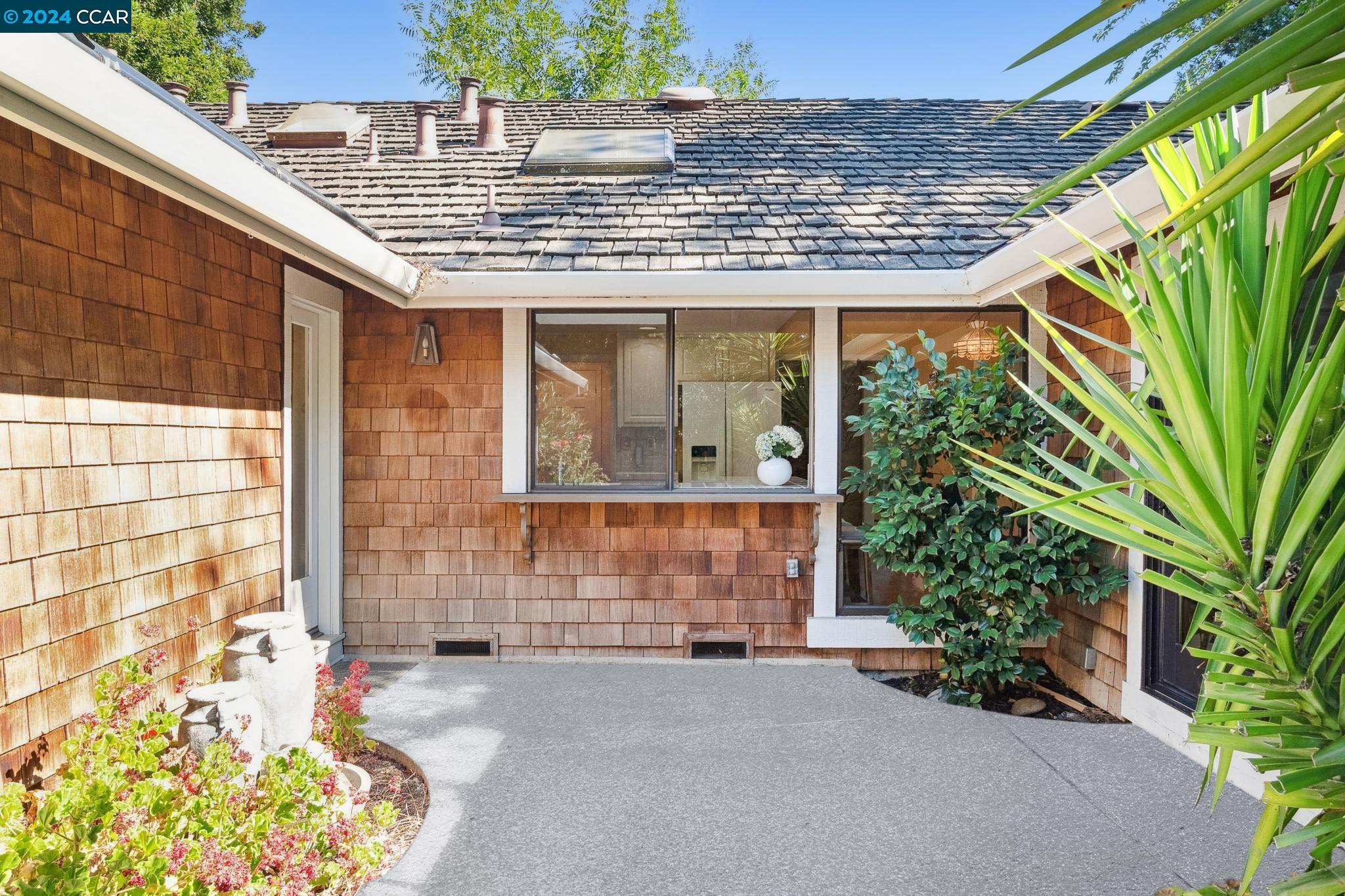 1409 Emmons Canyon Dr