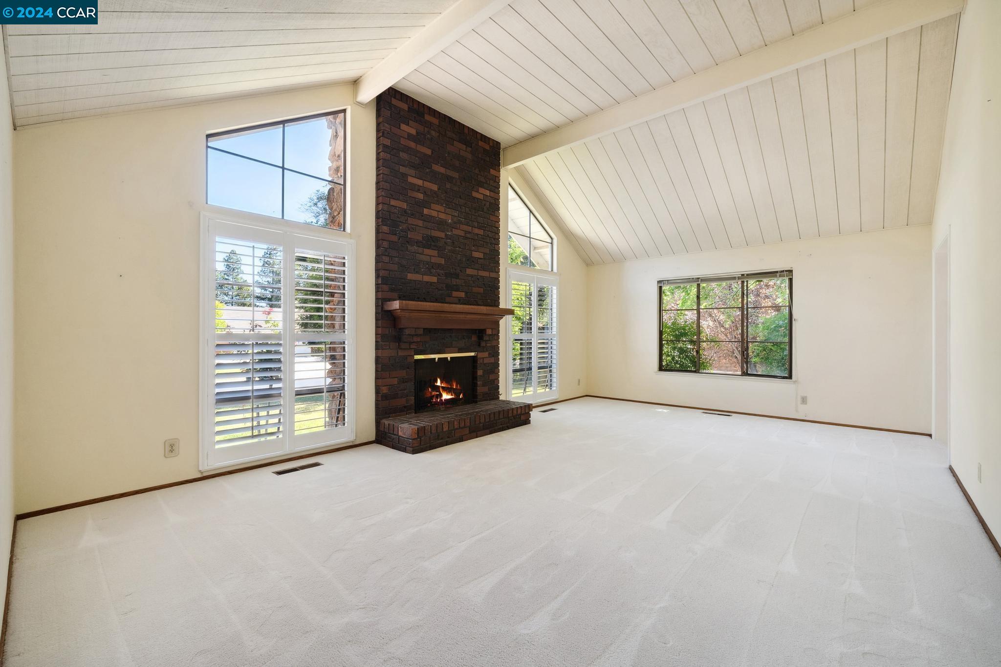 1409 Emmons Canyon Dr