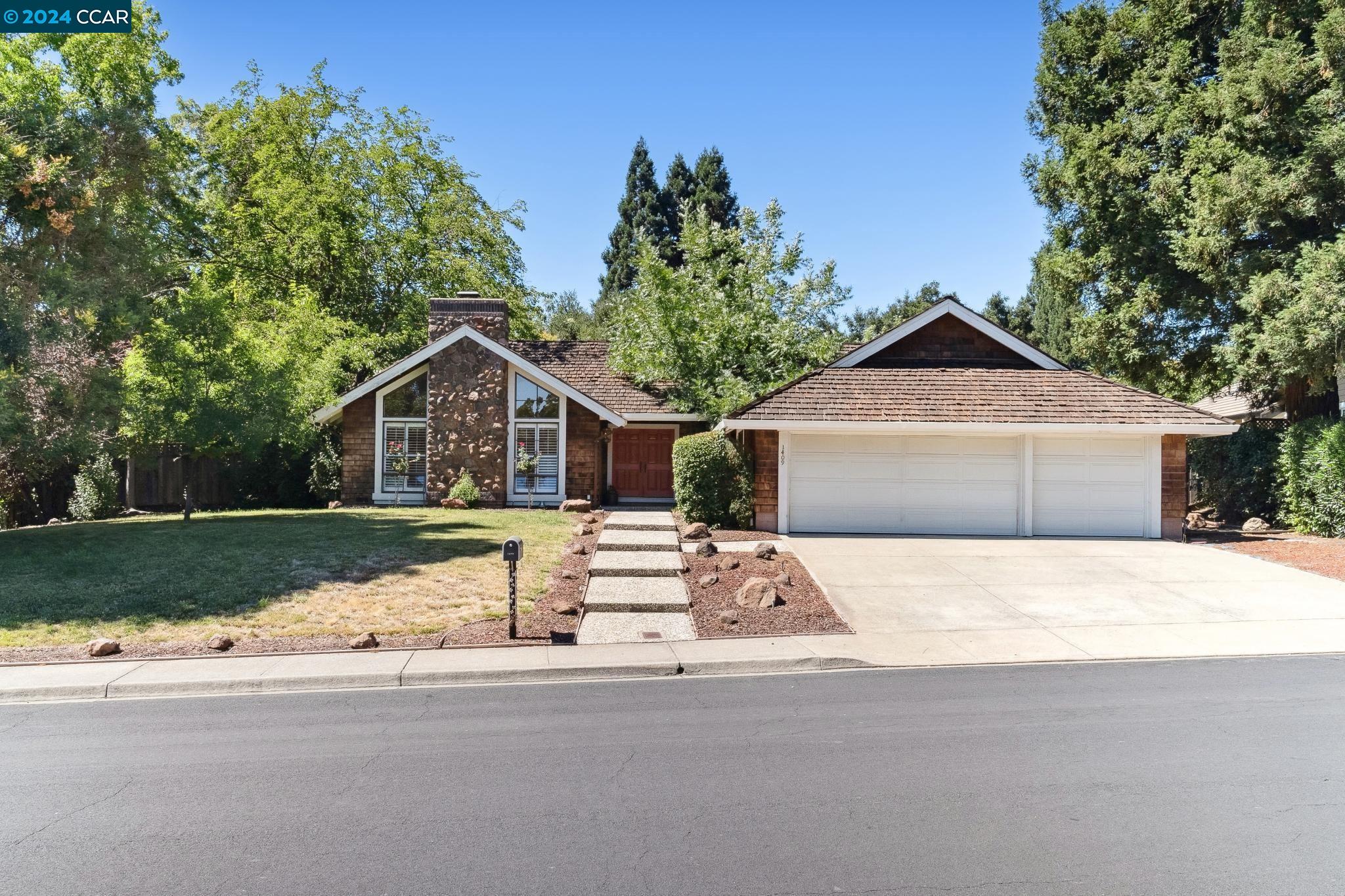 1409 Emmons Canyon Dr