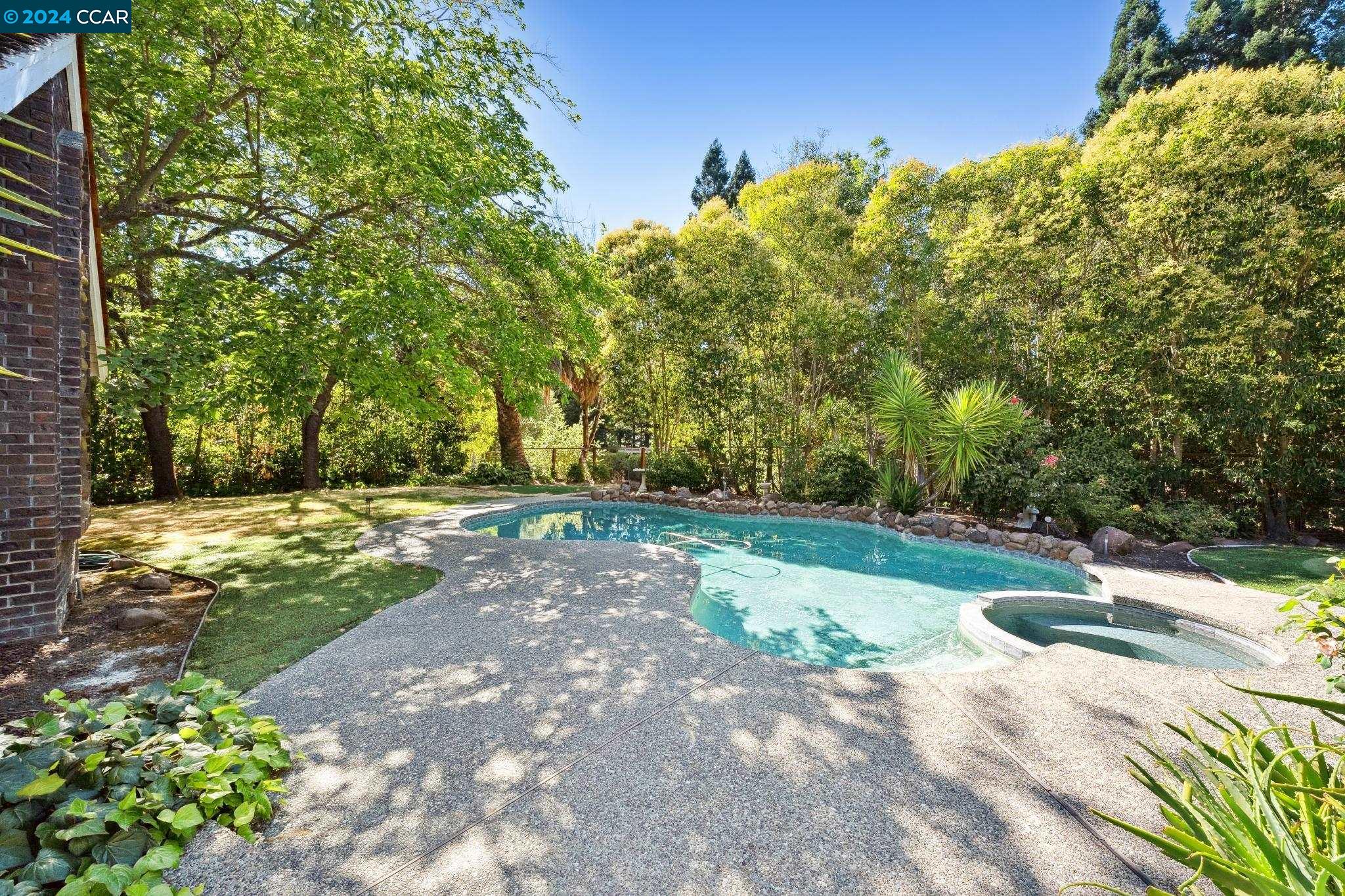 1409 Emmons Canyon Dr