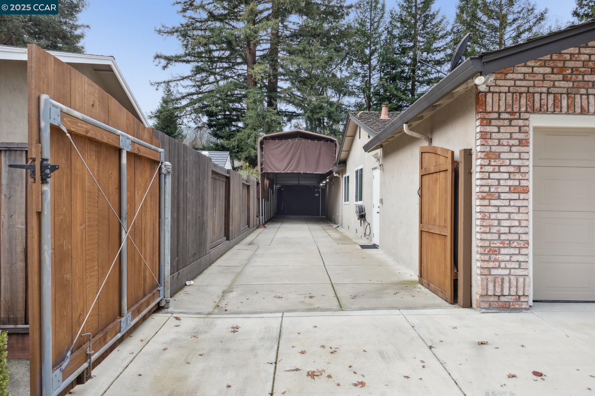 685 Las Barrancas Dr