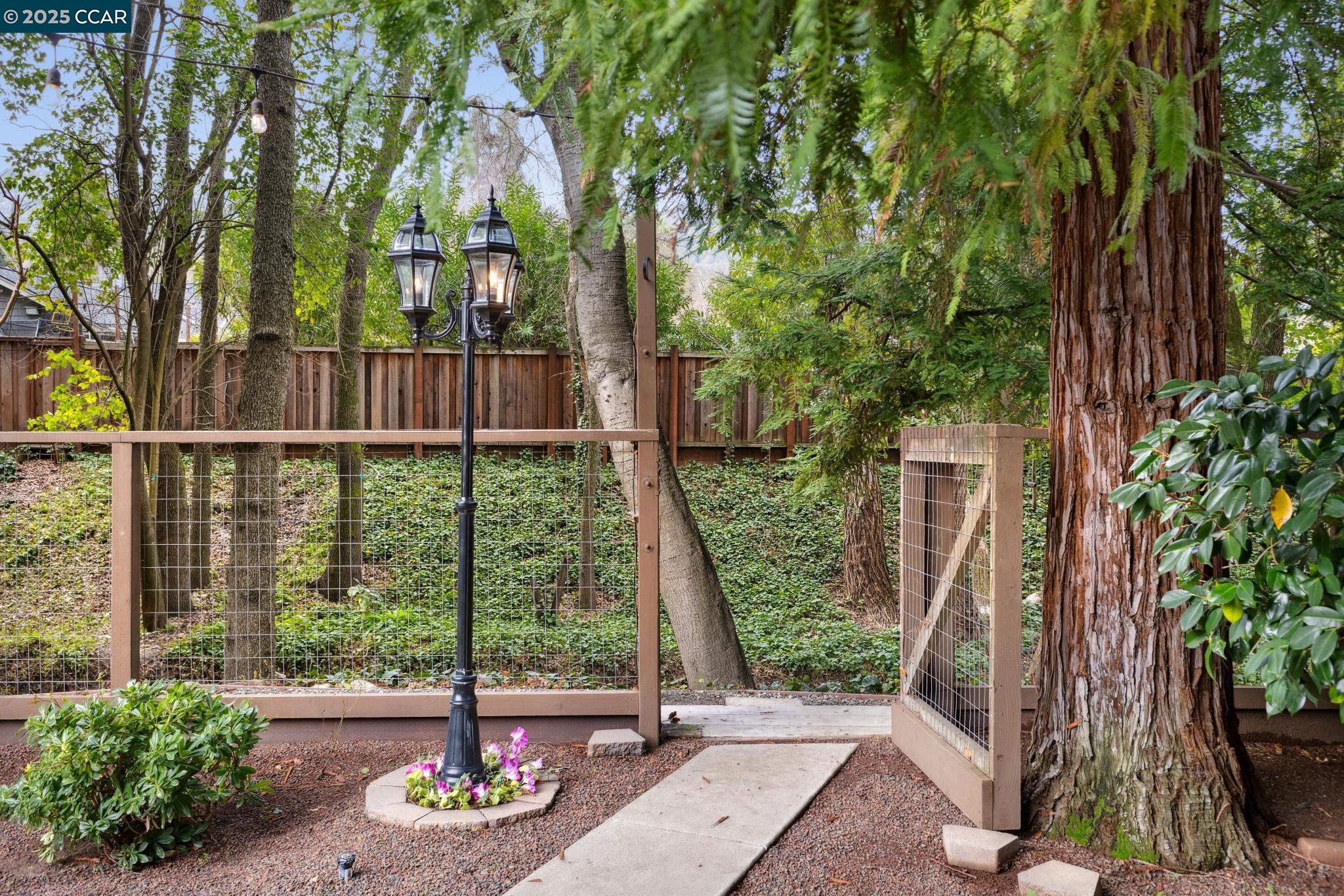 685 Las Barrancas Dr