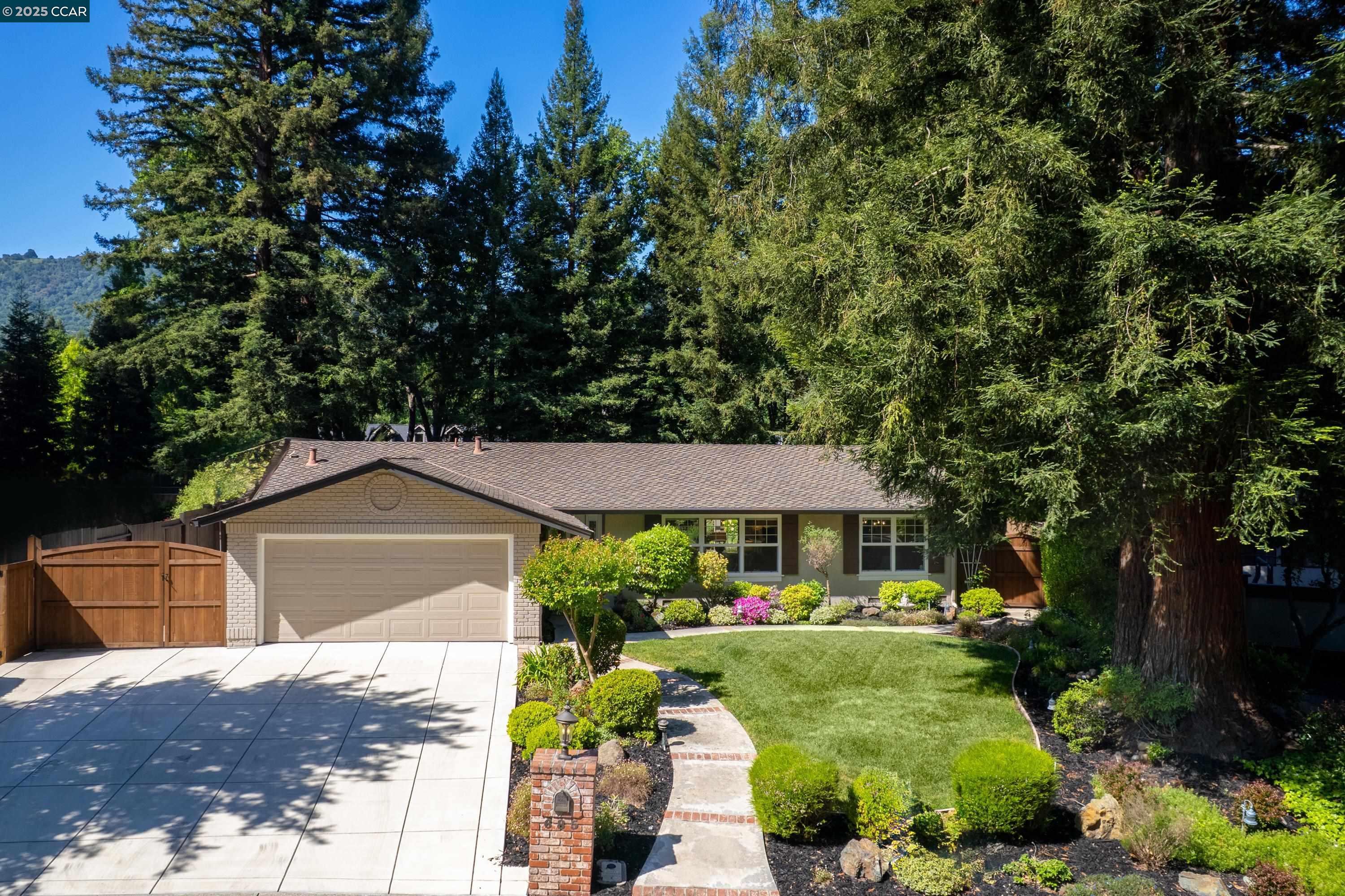 685 Las Barrancas Dr